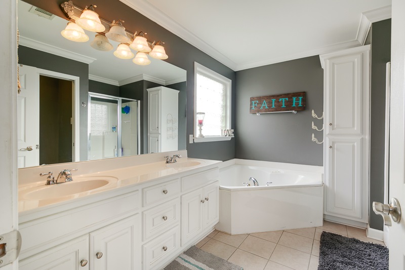 AUSTIN LAKES ON THE BAY ADDN - Residential