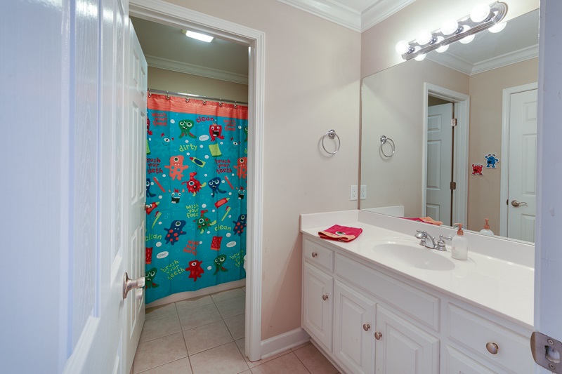 AUSTIN LAKES ON THE BAY ADDN - Residential