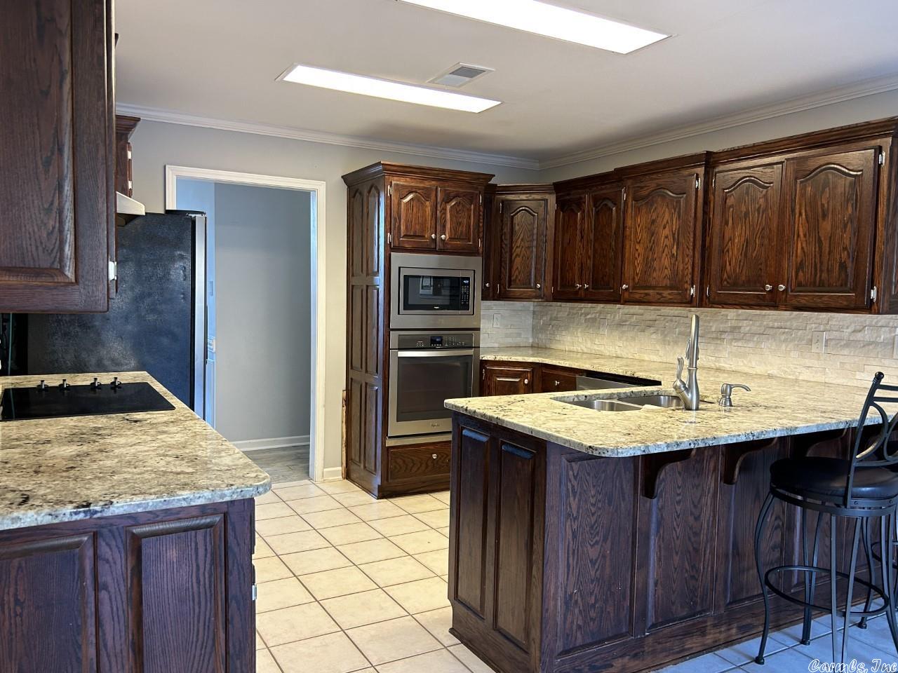 COUNTRY CLUB OF ARK THE - Residential