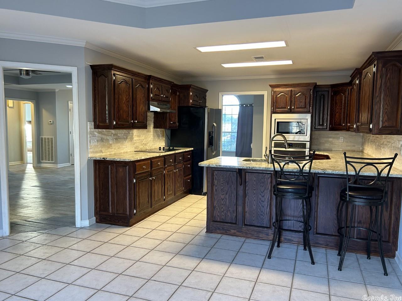 COUNTRY CLUB OF ARK THE - Residential