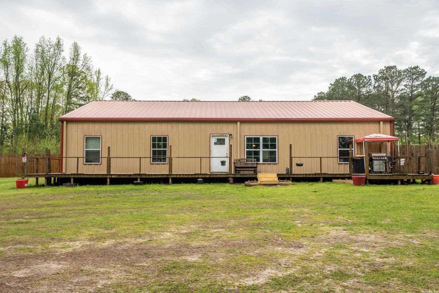 Country Living at its Best.  Farmhouse Style 4 Bedrooms/3 bathrooms. Split floor plan. Open kitchen / living room. Mudroom/ laundry combo.  2400 square foot.  3.22 Acres. Kimzey city Water.  Private, serene setting. NEW HVAC, and NEW DISHWASHER
