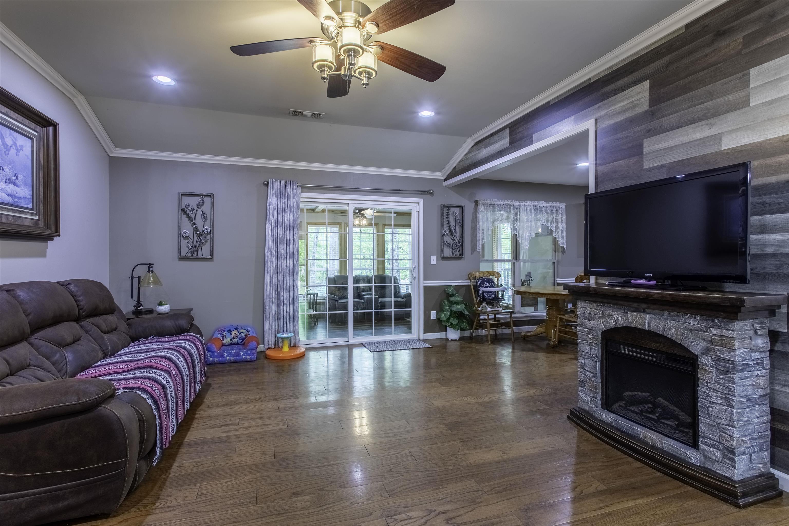 CREE SECOND - Residential
