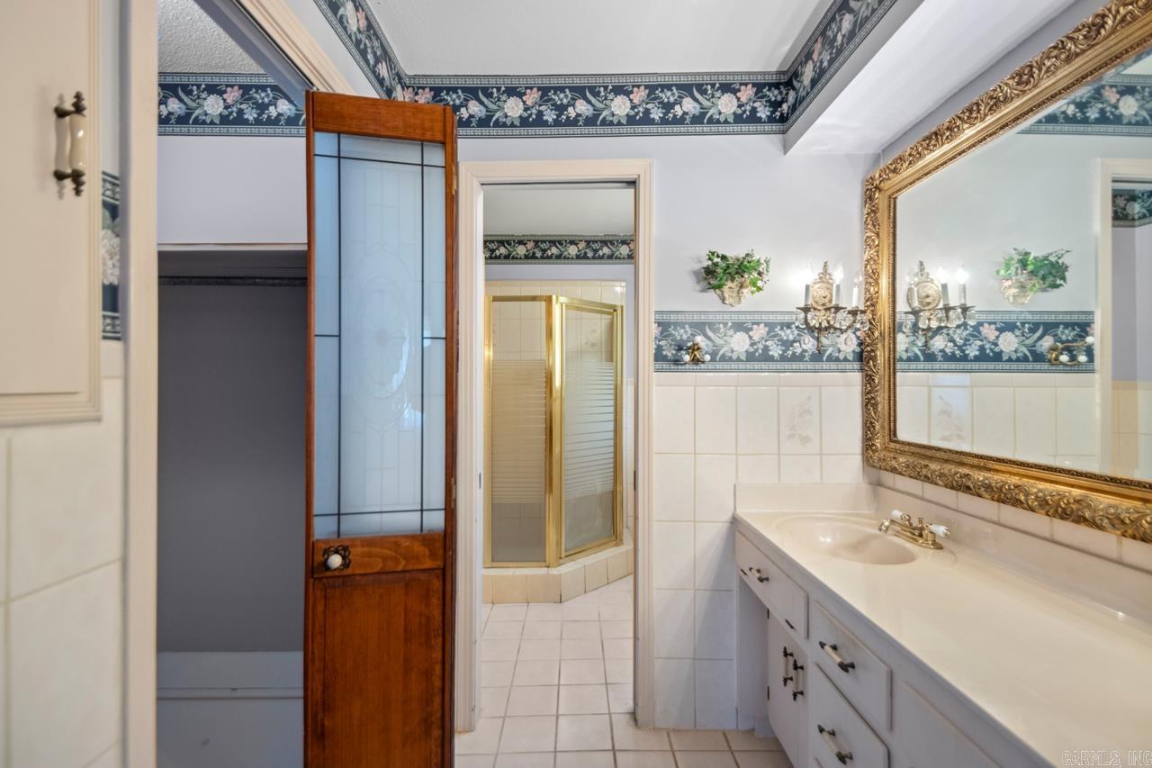 SHADY VALLEY - Residential