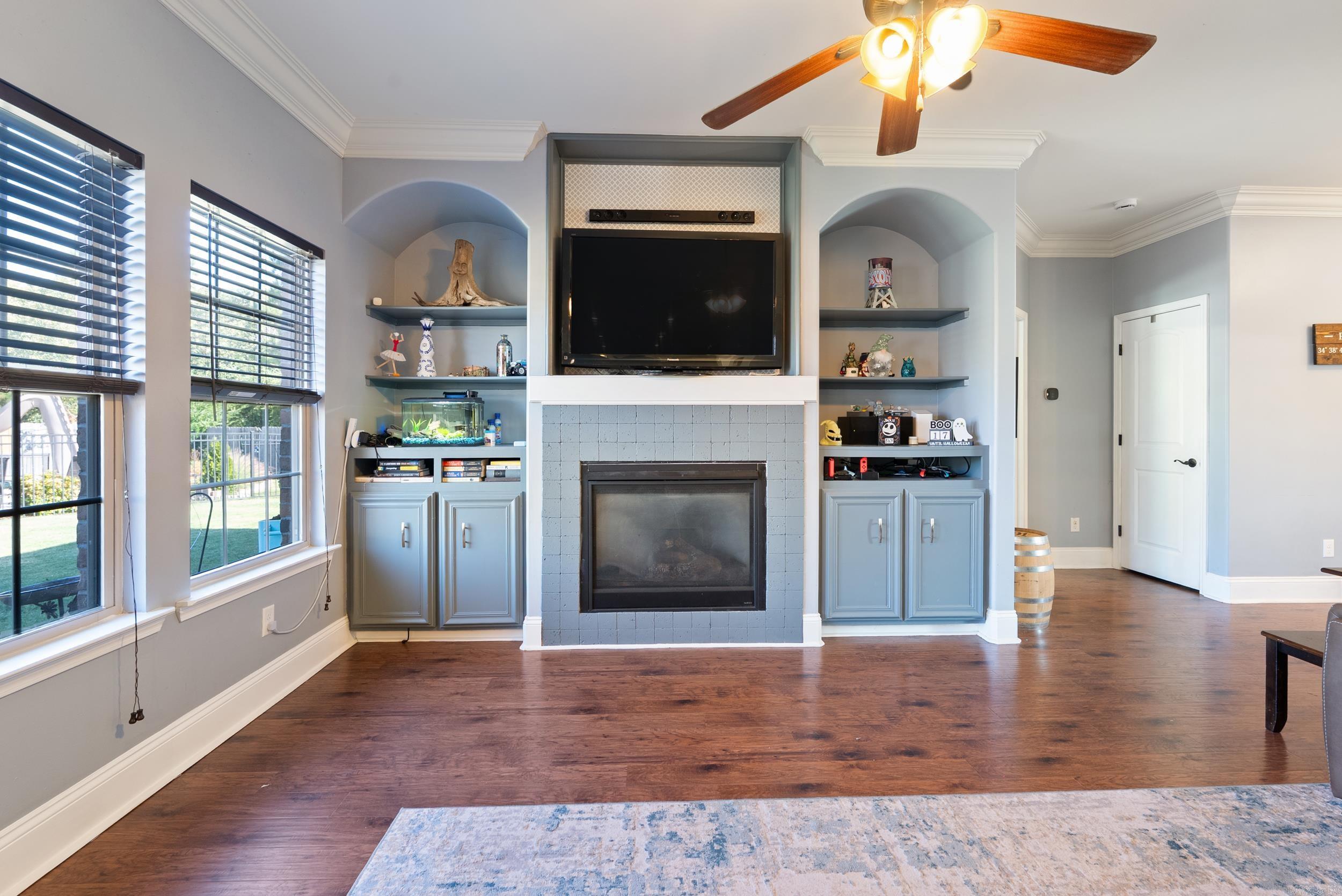 OAK GLENN - Residential