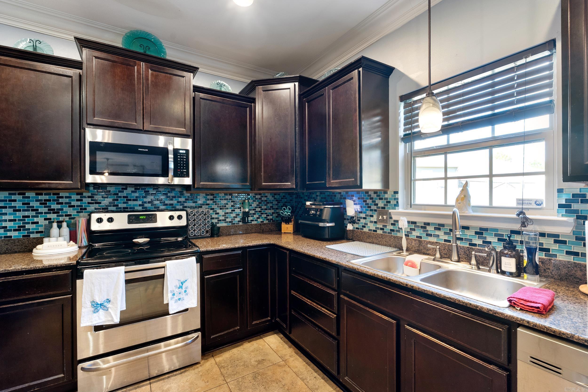 OAK GLENN - Residential