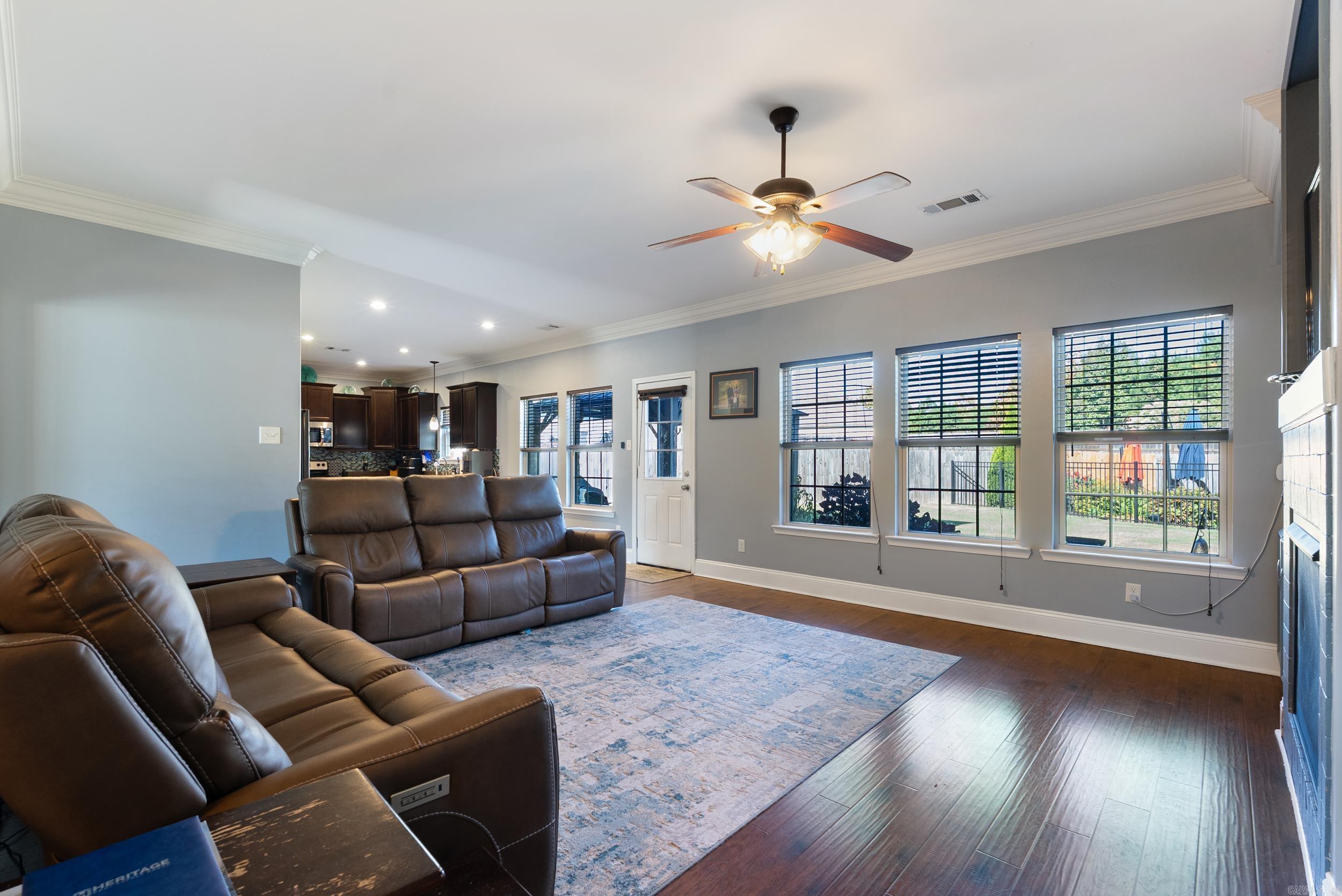 OAK GLENN - Residential