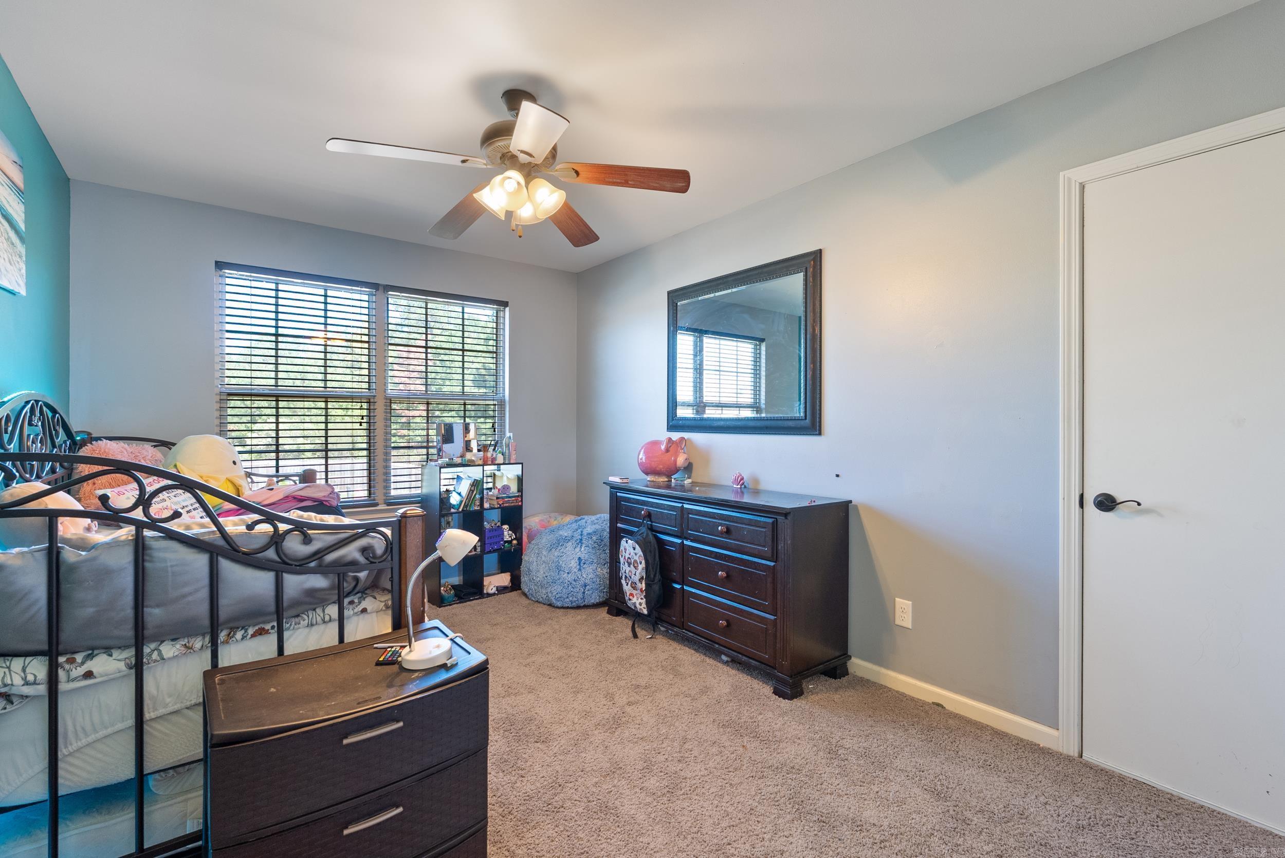 OAK GLENN - Residential