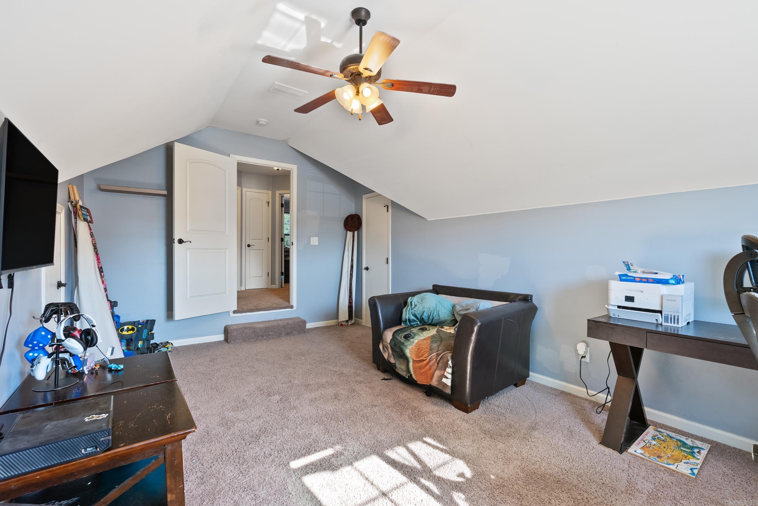 OAK GLENN - Residential
