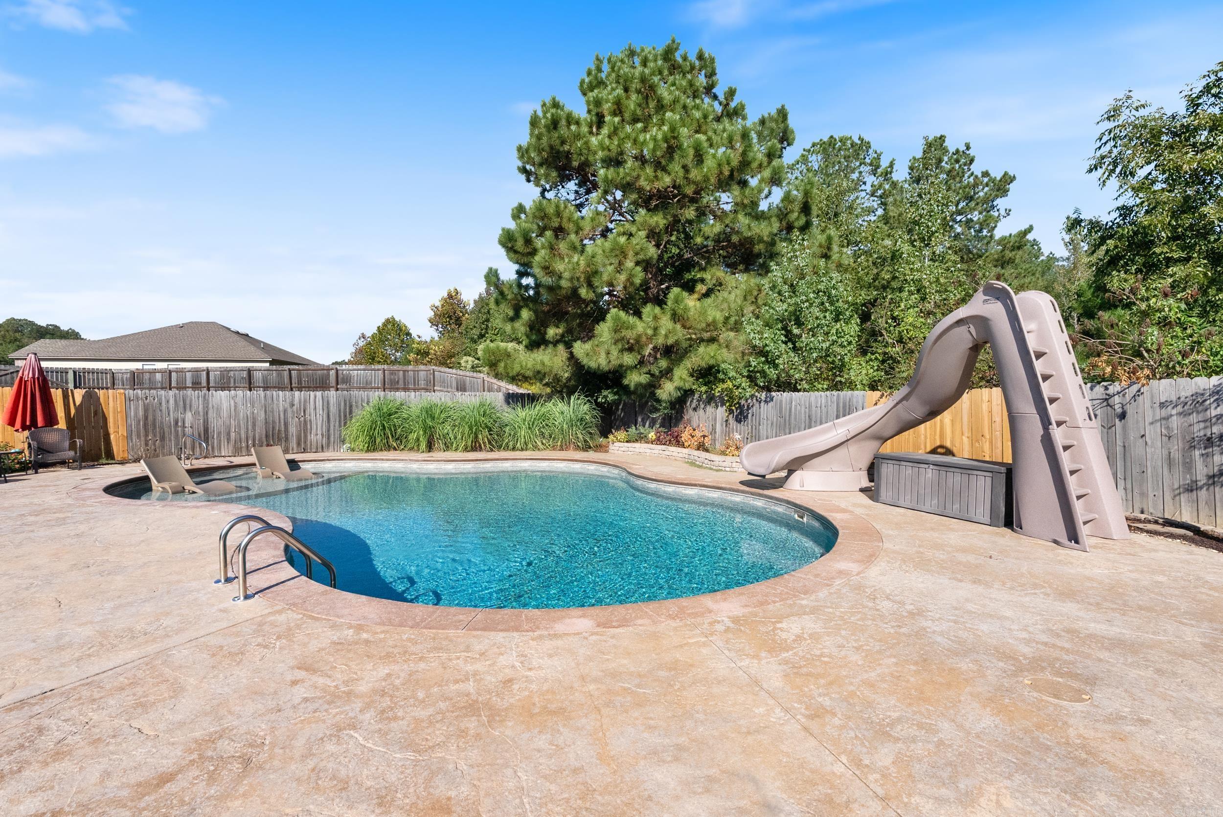 OAK GLENN - Residential