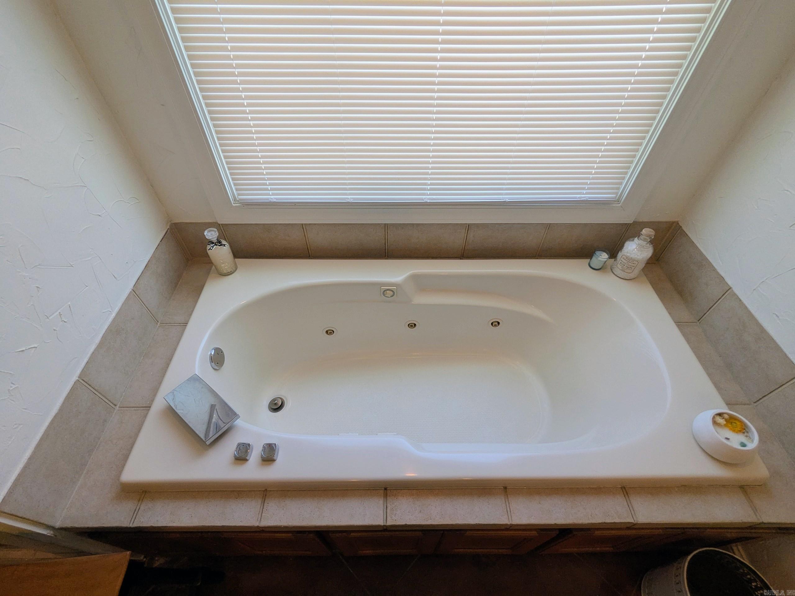 WOODSPRINGS ESTATES - Residential