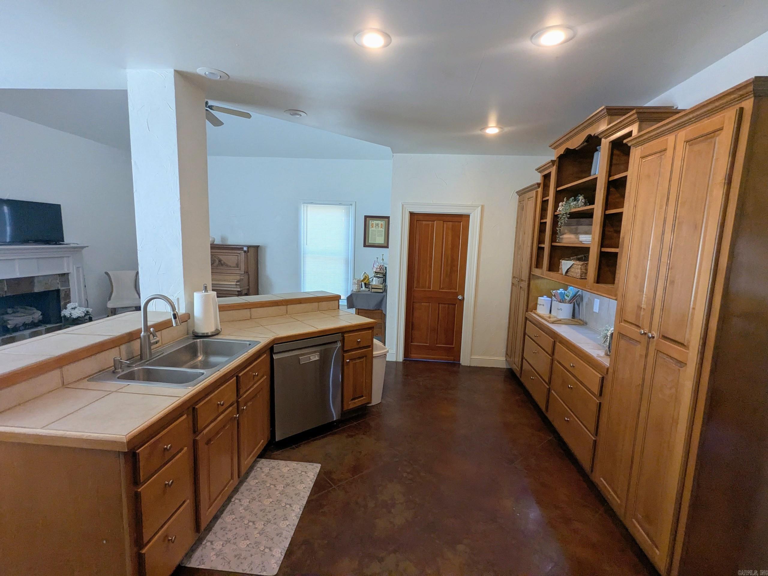 WOODSPRINGS ESTATES - Residential