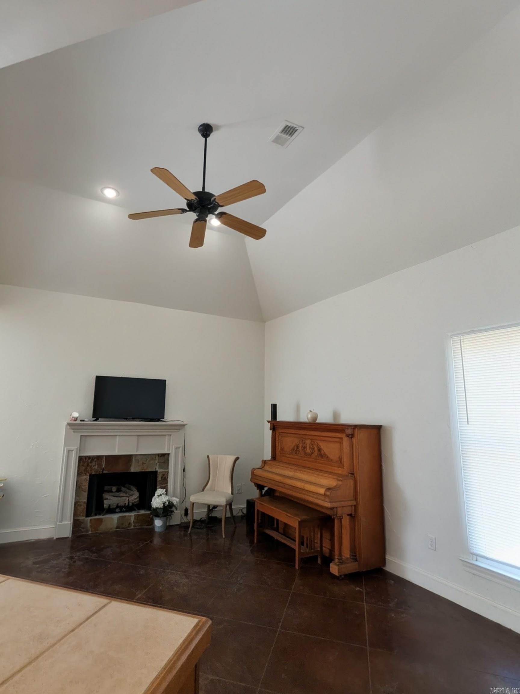 WOODSPRINGS ESTATES - Residential