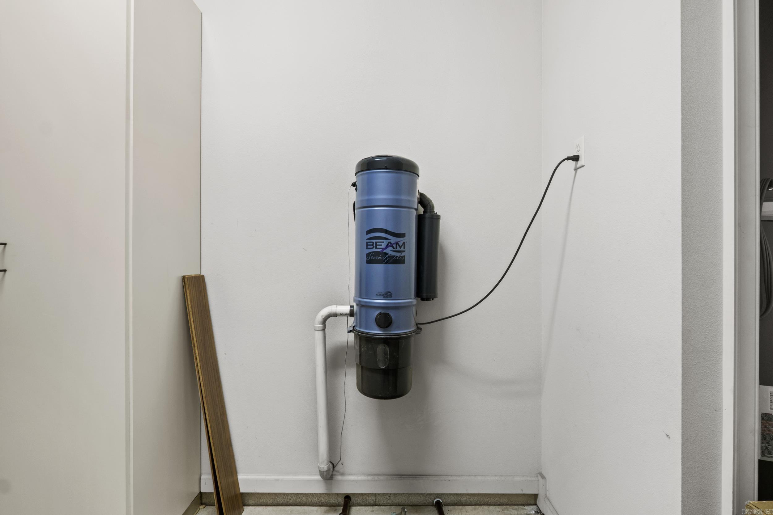 RIVER OAKS - Residential