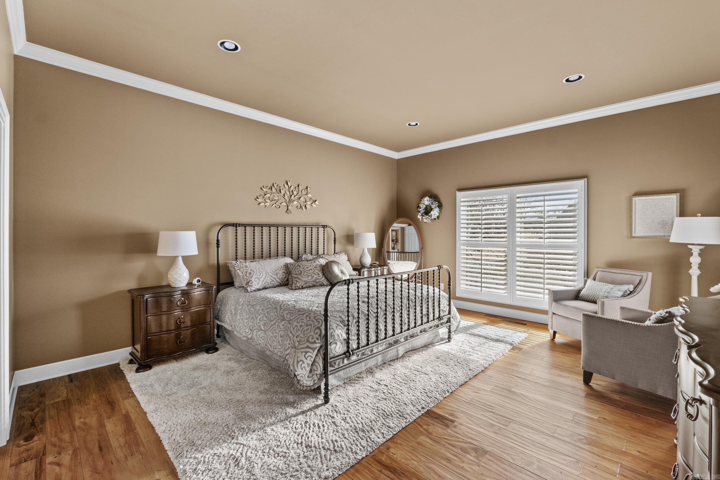 RIVER OAKS - Residential