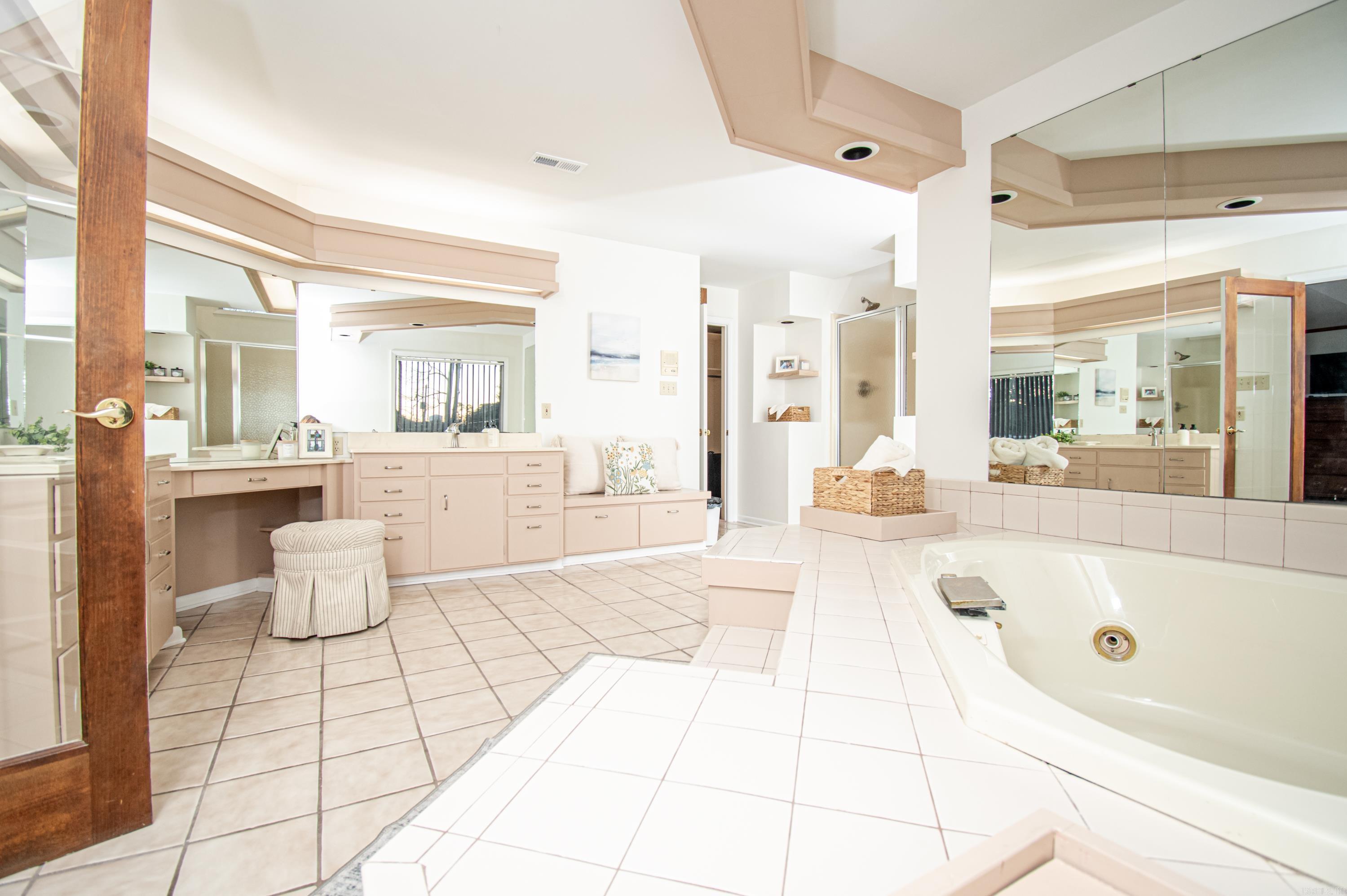 THOMPSON HEIGHTS 5TH - Residential