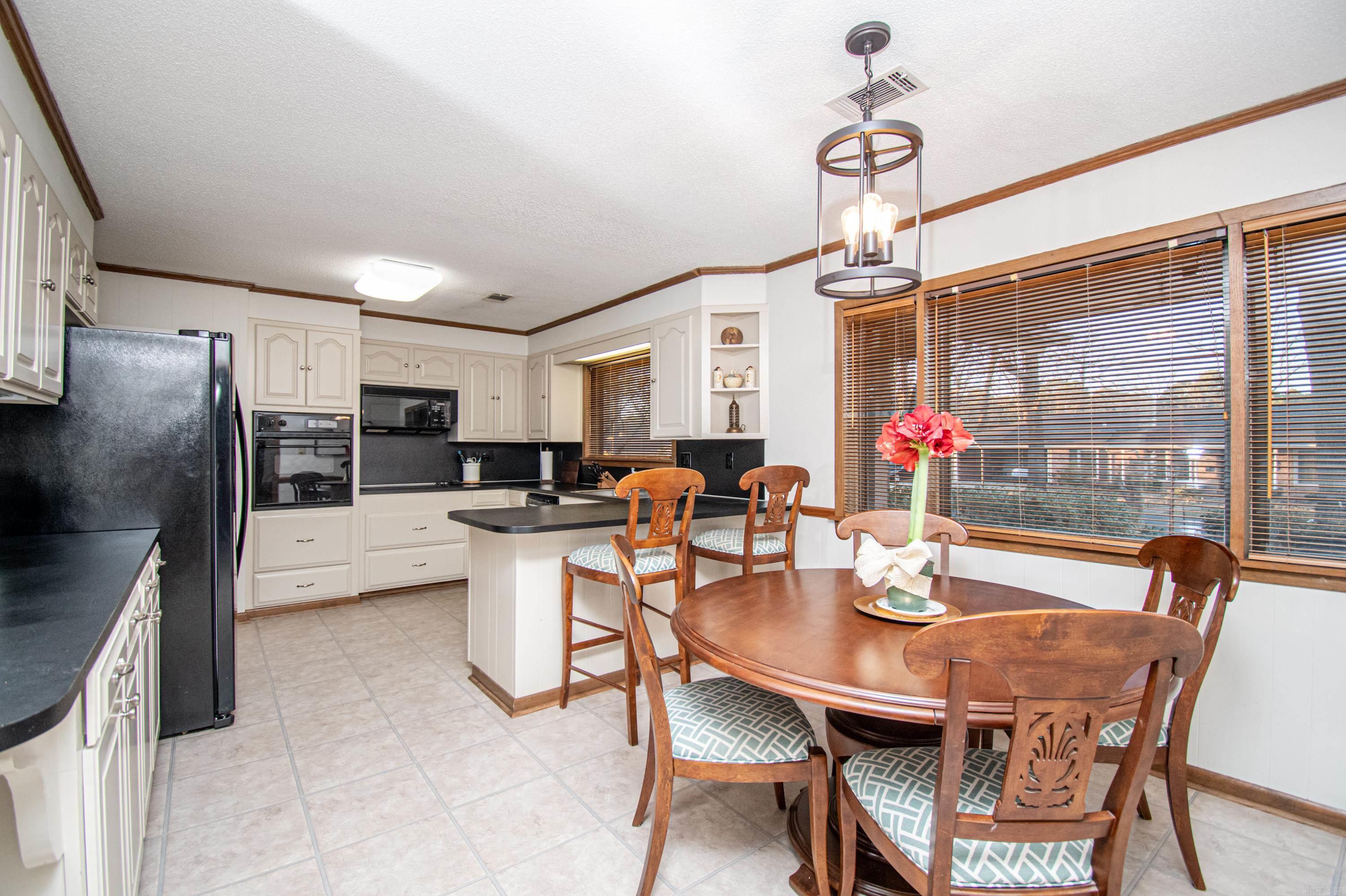 THOMPSON HEIGHTS 5TH - Residential