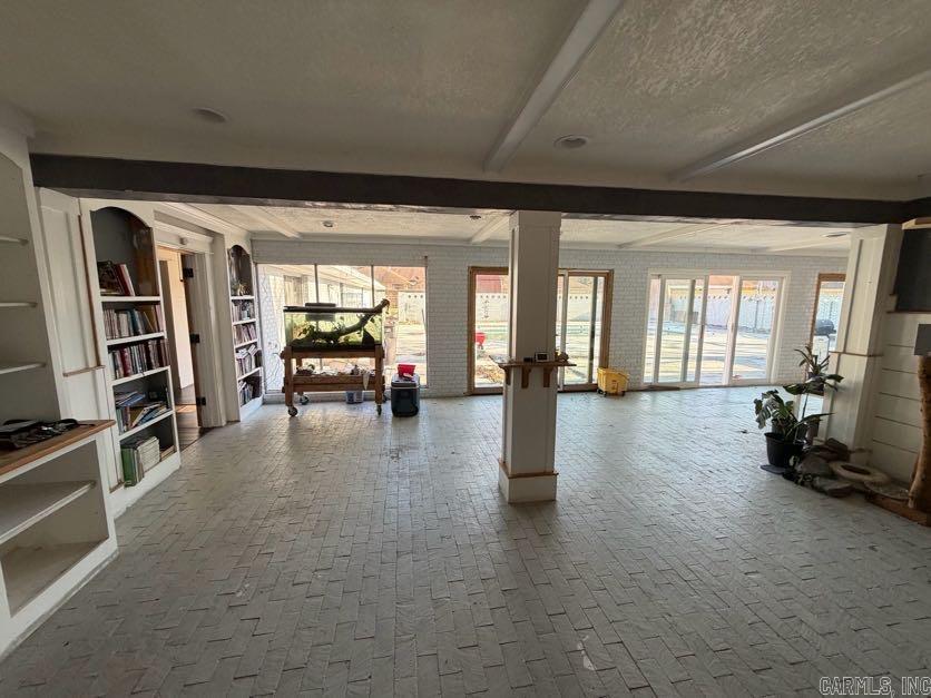 WOODLAND HEIGHTS - Residential