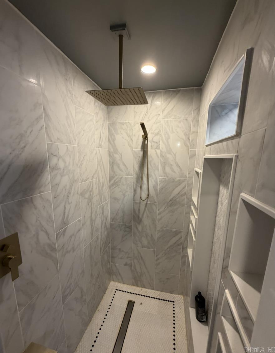 WOODLAND HEIGHTS - Residential