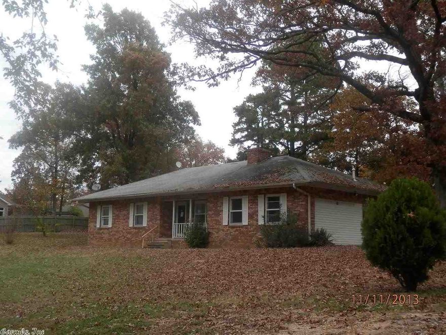 Fannie Mae HomePath property. ATTENTION AGENTS-All offers on this listing must be made using the HomePath Online Offer system at the HomePath website, www.homepath.com. Call 1-866-218-4446 if you need assistance. All Fannie Mae forms necessary for writing offers are on www.homepath.com under REAL ESTATE PROFESSIONAL TAB. **For Help in Making Offers on Fannie Mae Properties, go to Associated Docs for Helpful Tips. ** Please submit the Information Sheet found in Associated Docs with all offers.