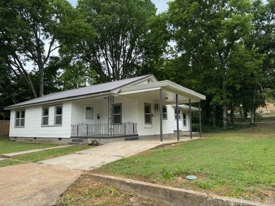 OWNER FINANCING!! NEWLY REMODELED 4BR/2BA LOCATED NEAR THE HEART OF DOWNTOWN. This home has been completely remodeled inside and out with a whole list of new updates. The new metal roof and windows, new flooring, paint throughout and new appliances make this home ready for a new family. There aren't many 4 bedroom homes on the market in this price range and the location is ideal. You better take a look at this one! Agent Owned.