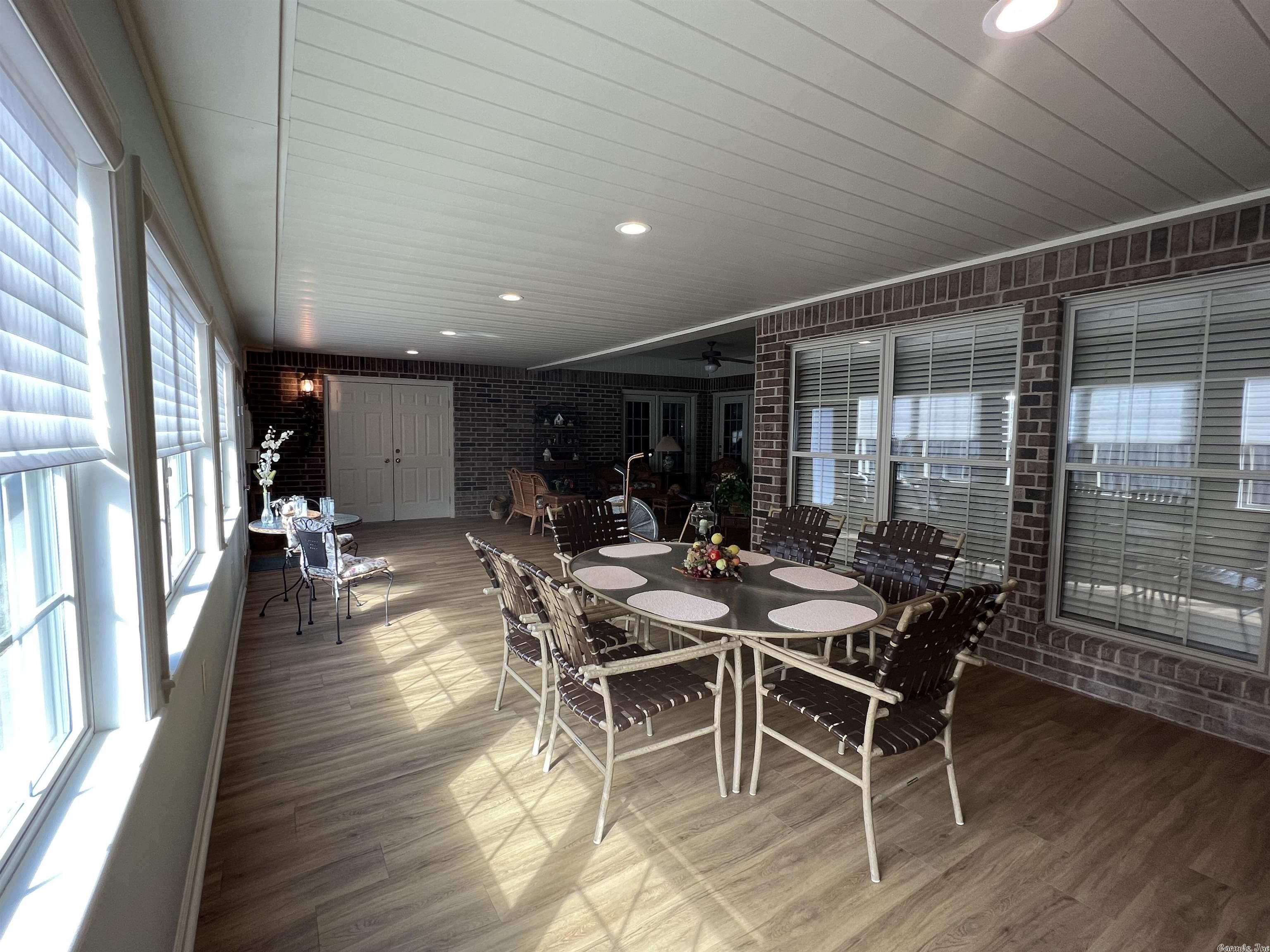 BELLE MEADE - Residential