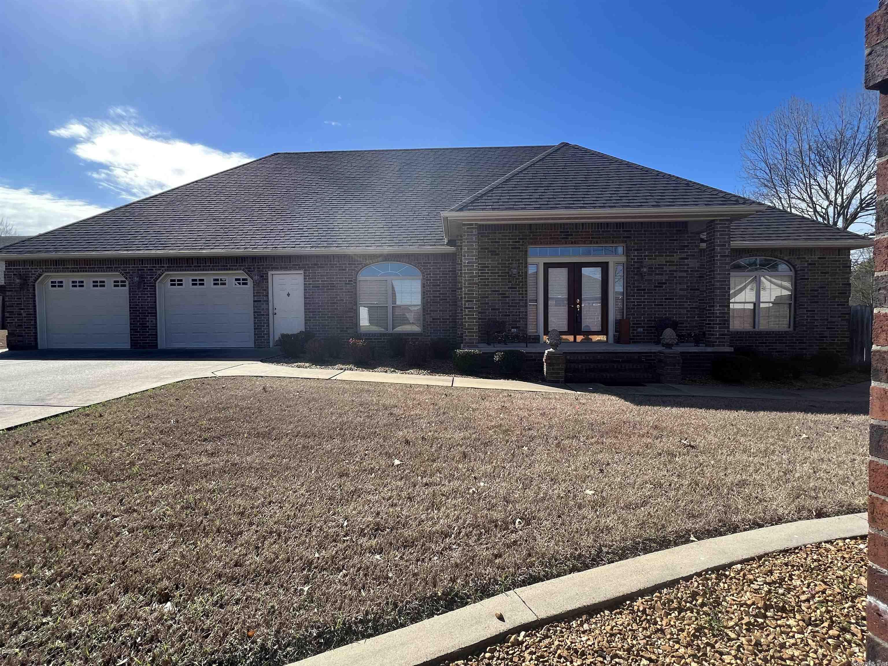 BELLE MEADE - Residential