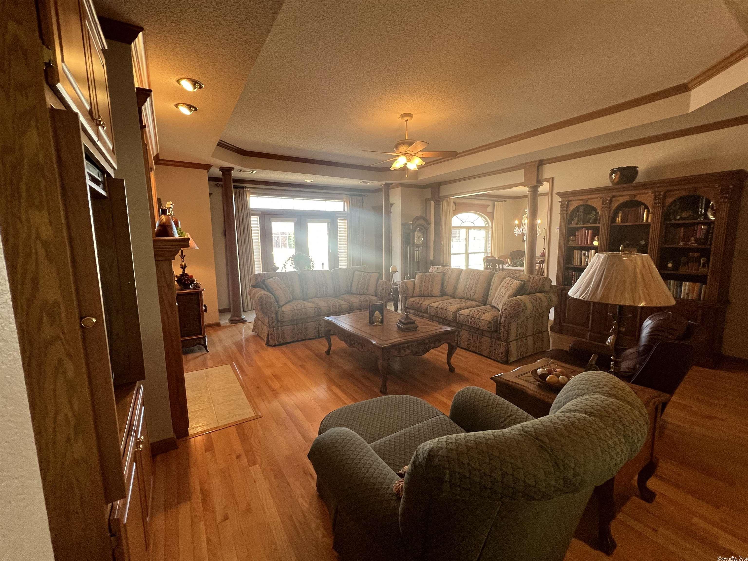 BELLE MEADE - Residential