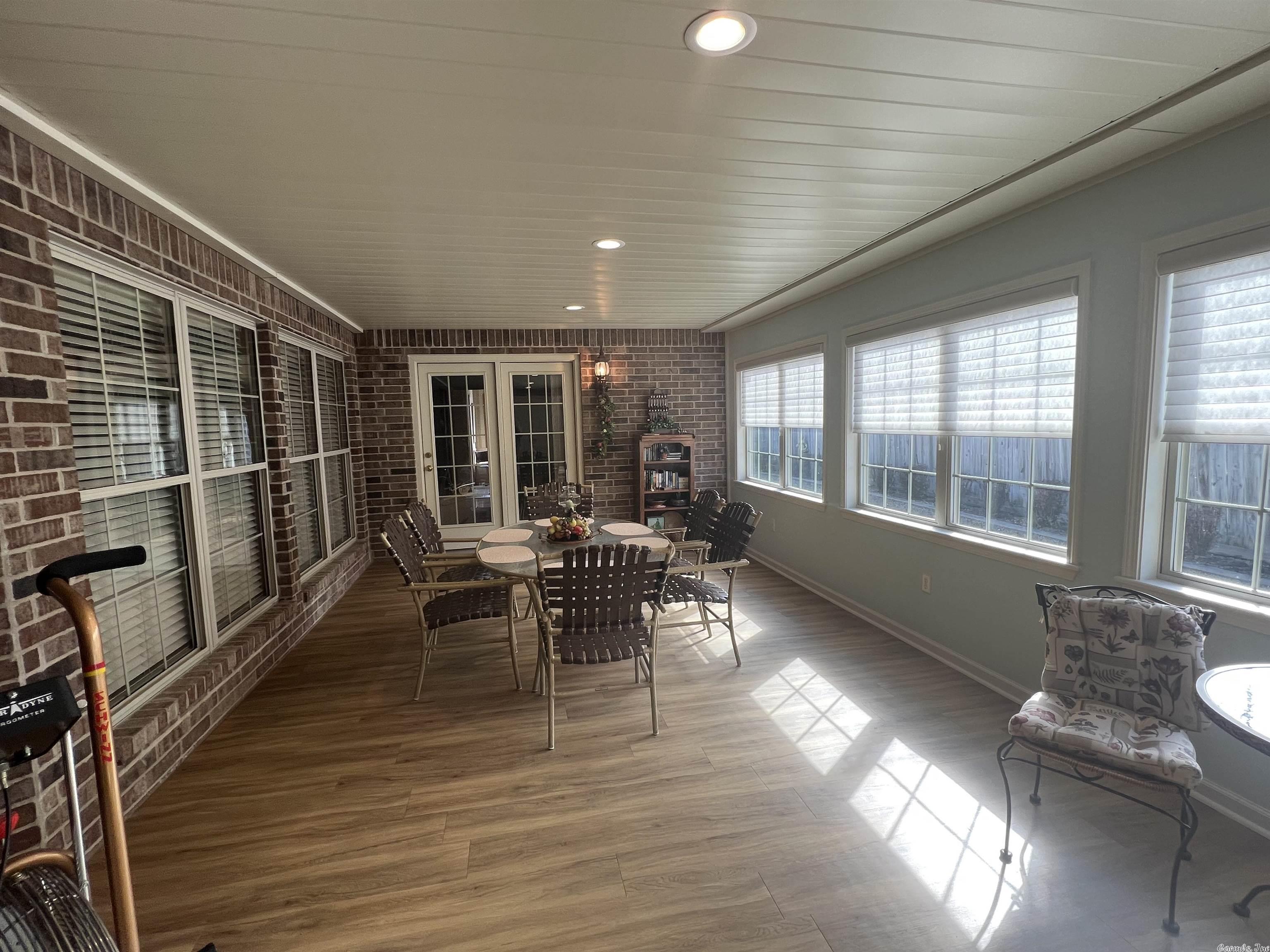 BELLE MEADE - Residential