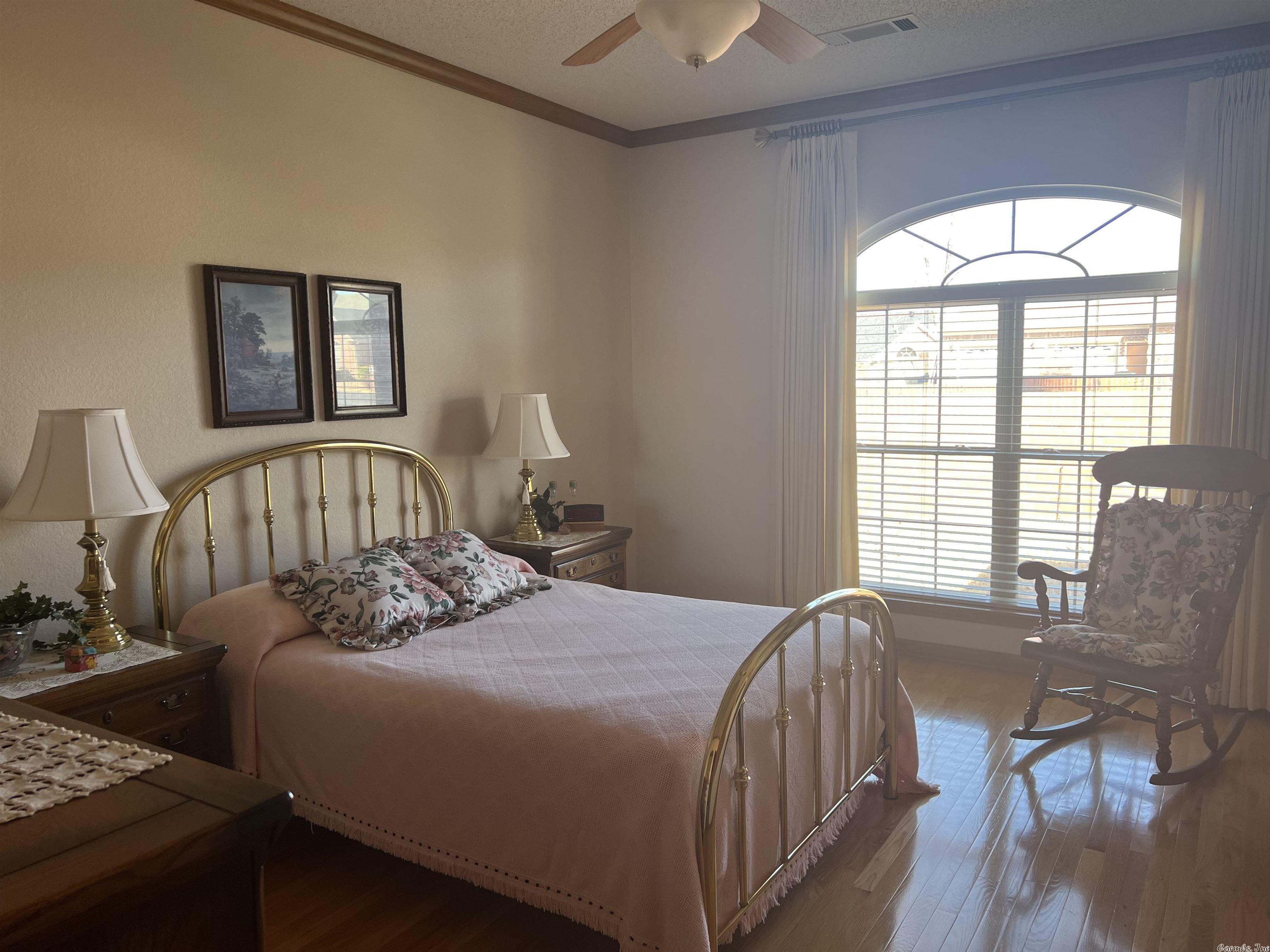 BELLE MEADE - Residential