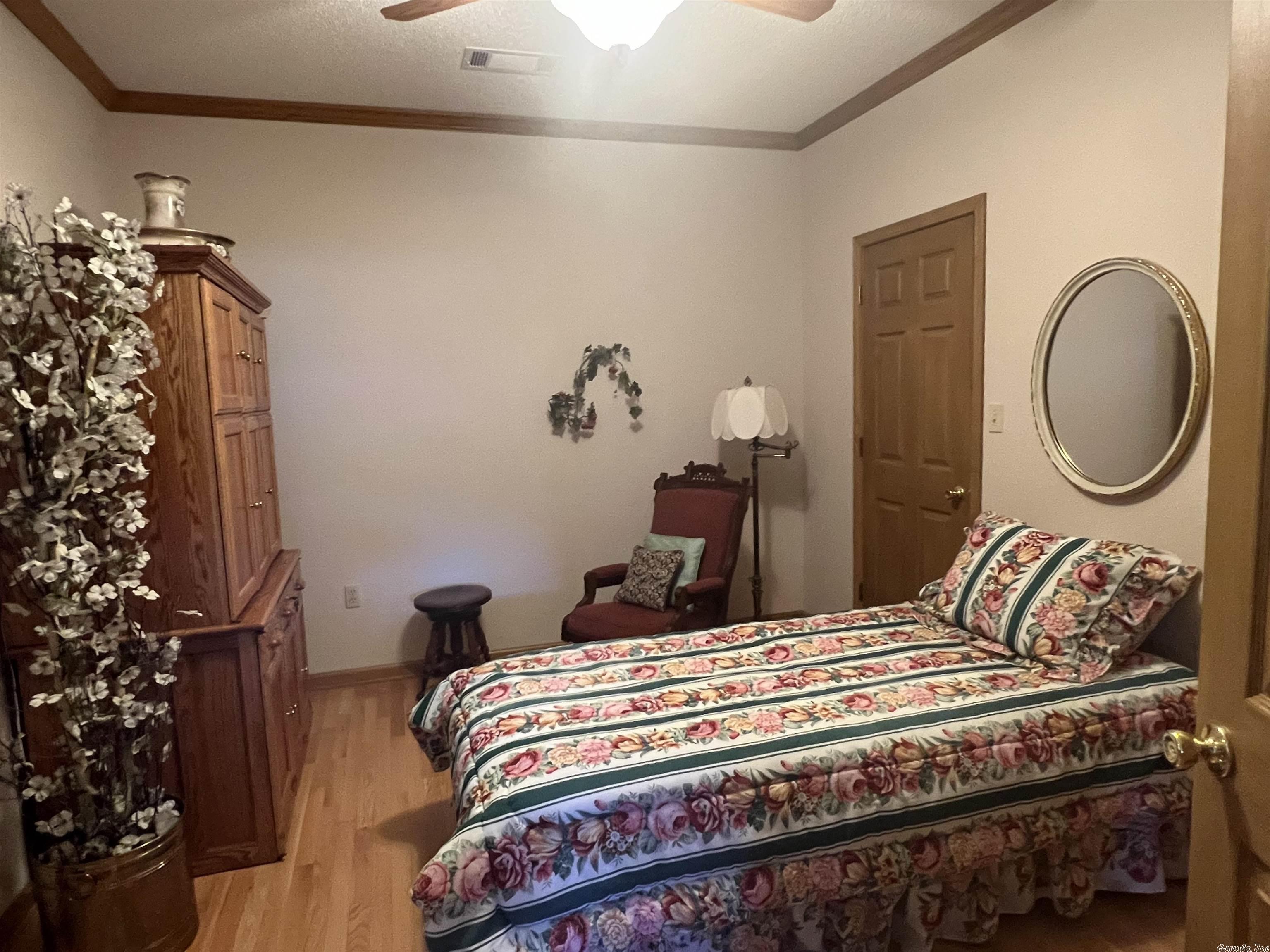 BELLE MEADE - Residential