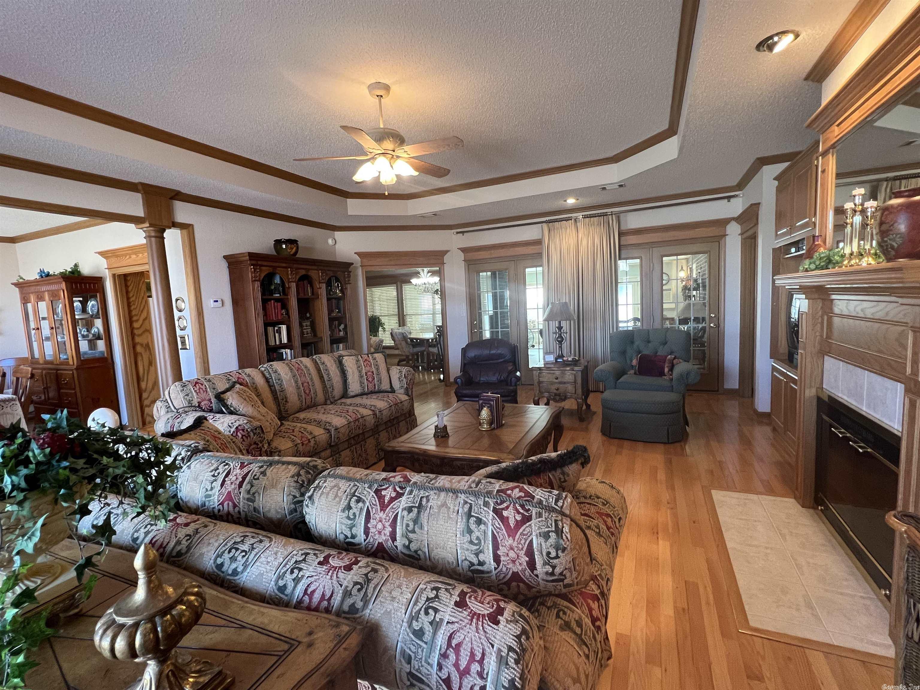 BELLE MEADE - Residential