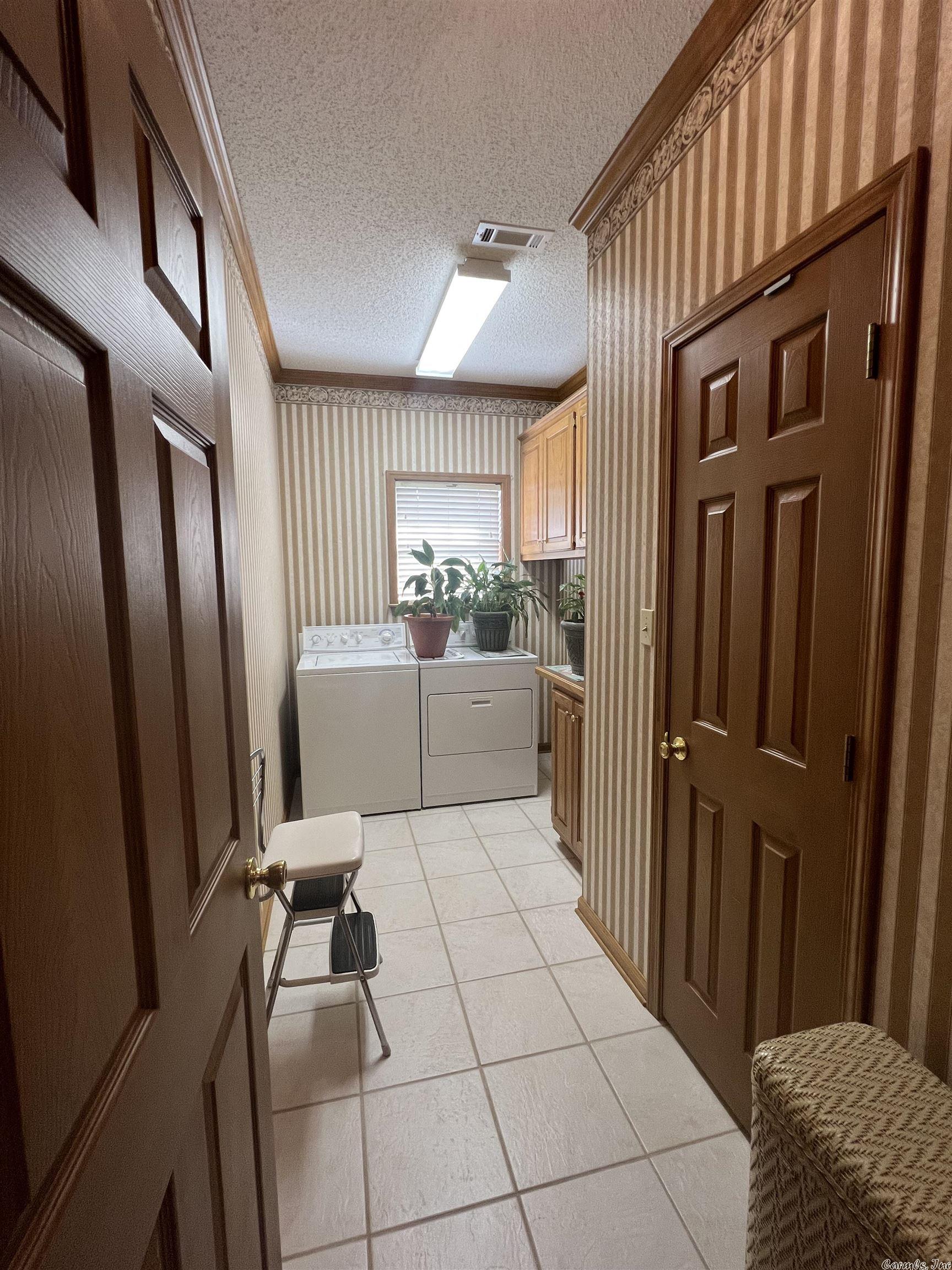 BELLE MEADE - Residential