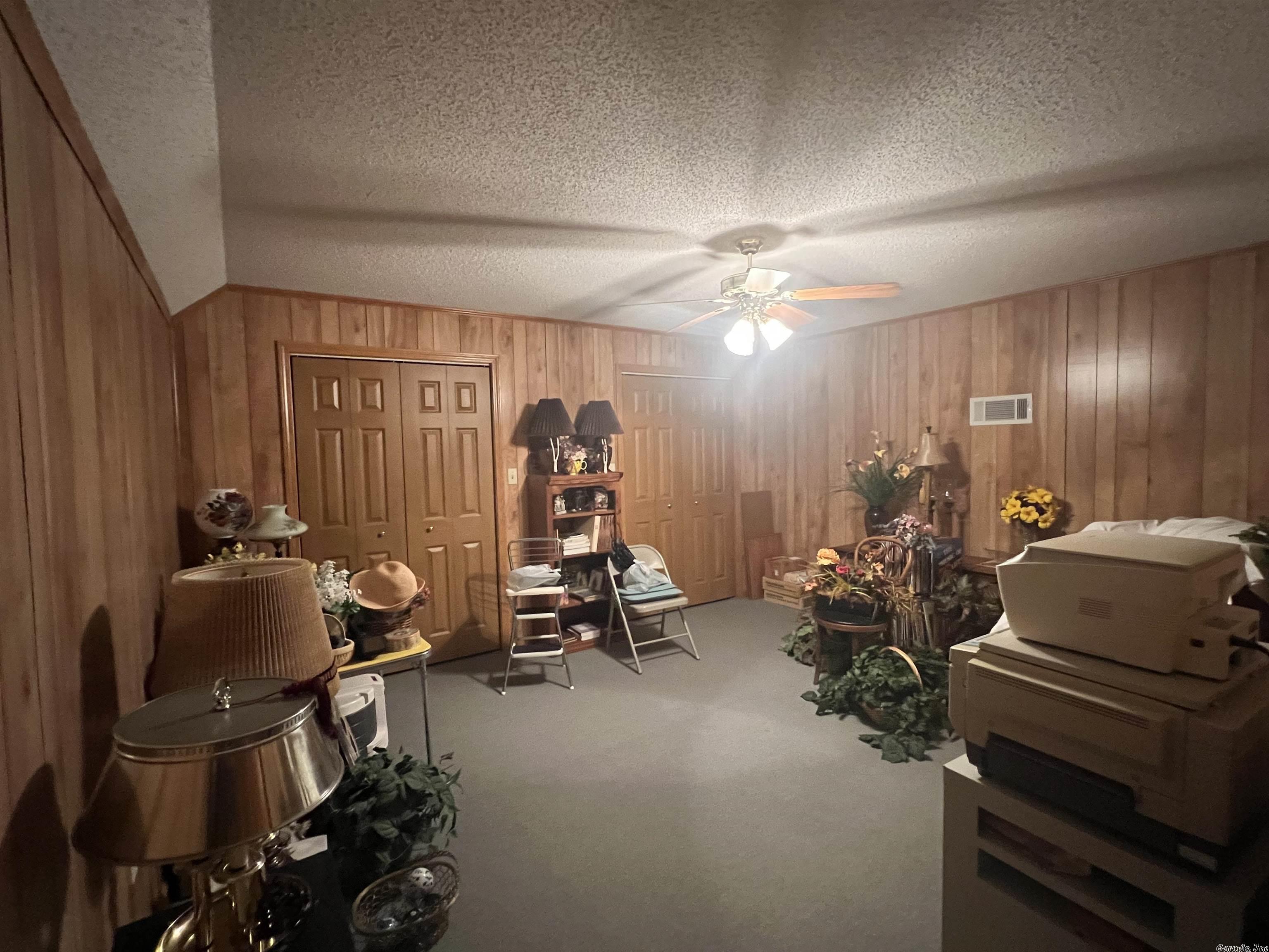 BELLE MEADE - Residential