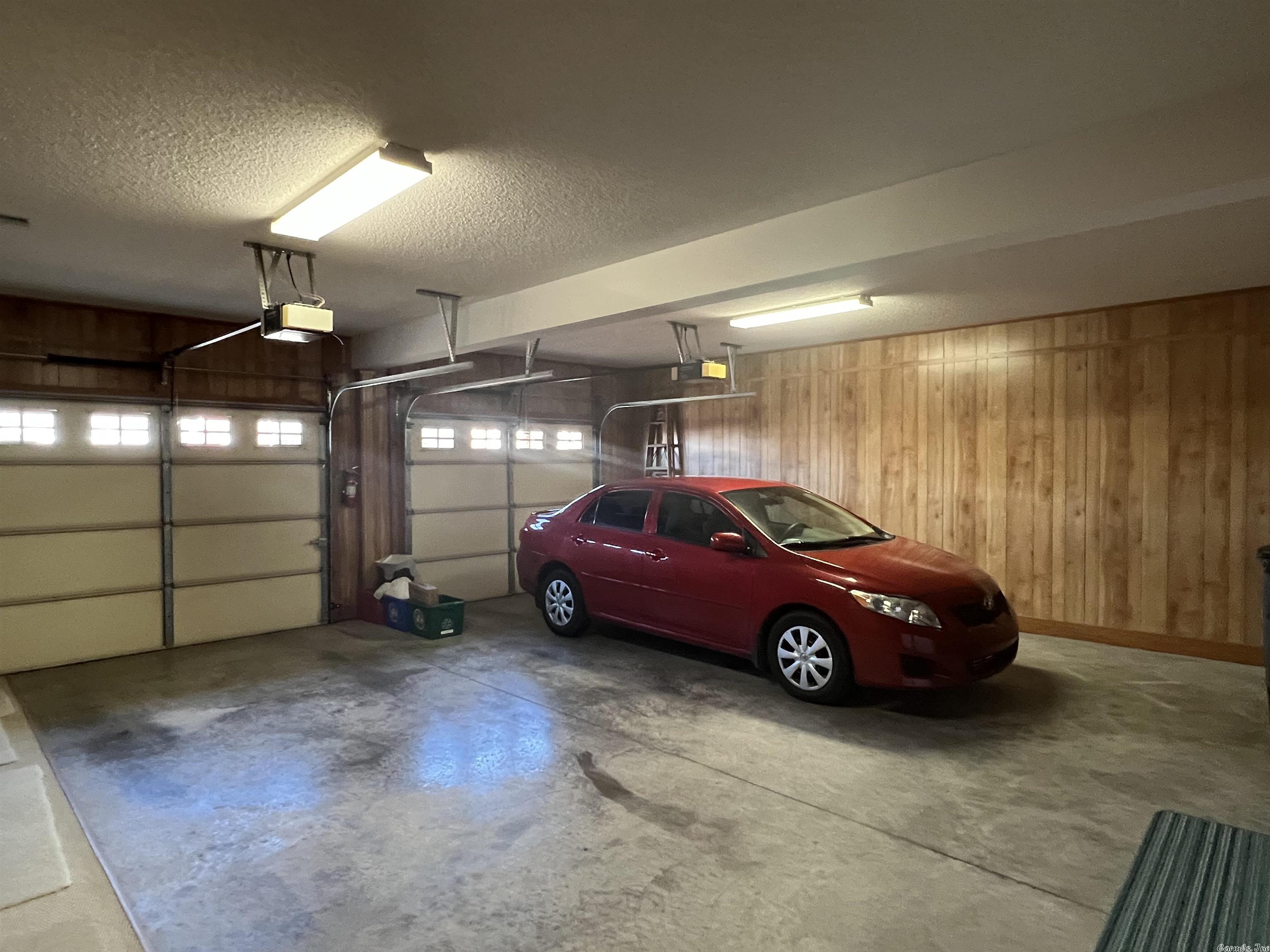 BELLE MEADE - Residential