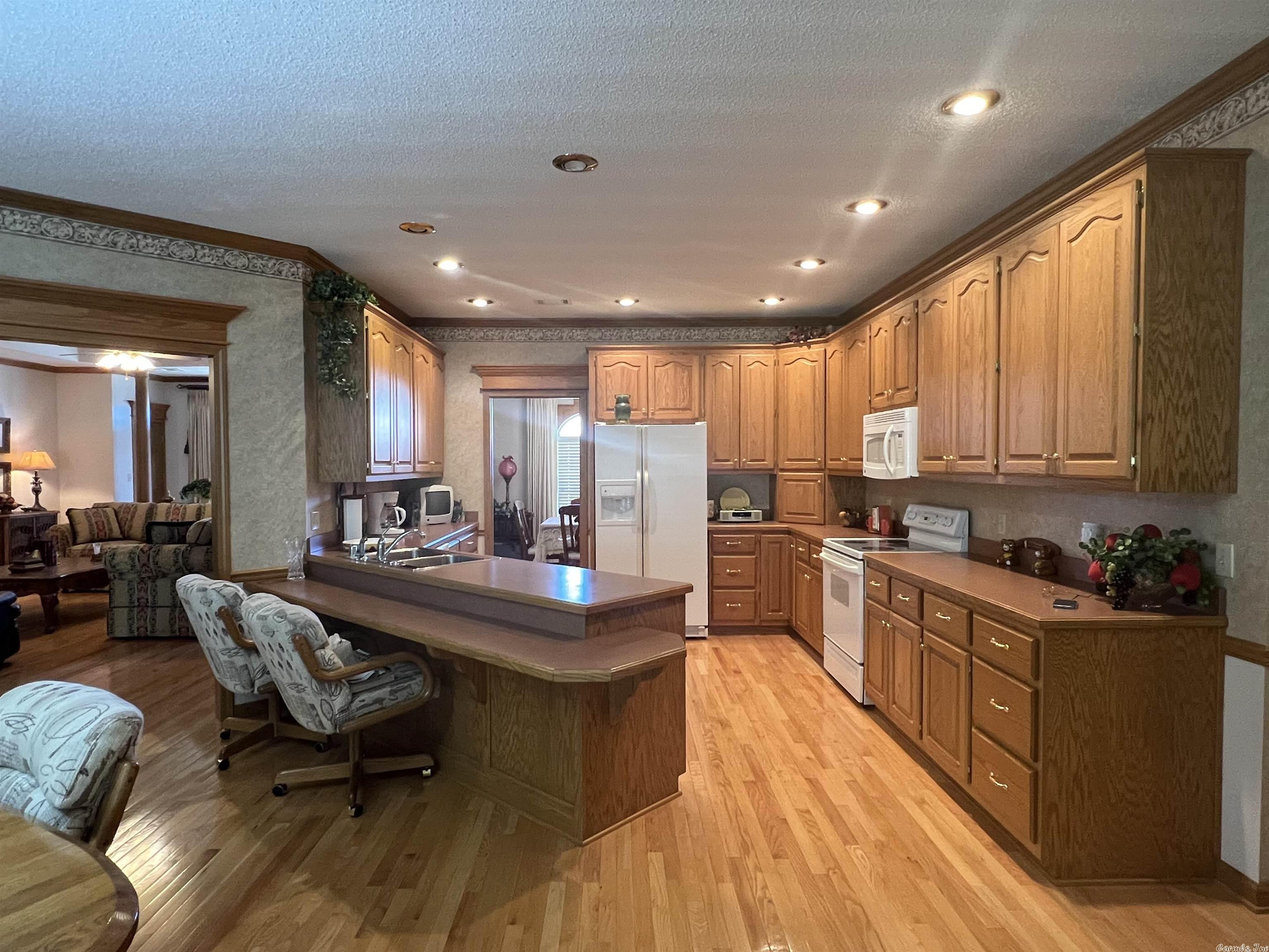 BELLE MEADE - Residential