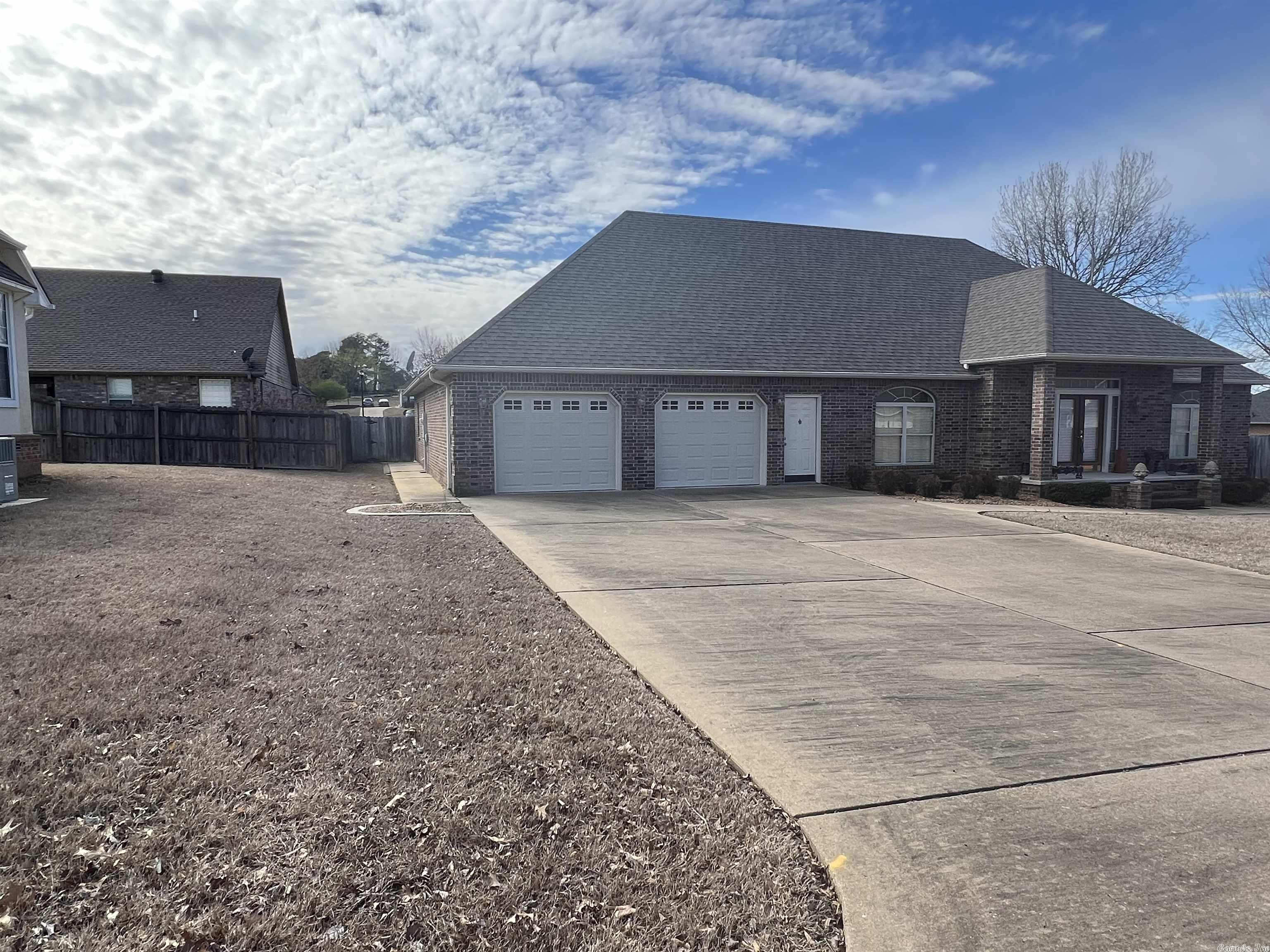 BELLE MEADE - Residential