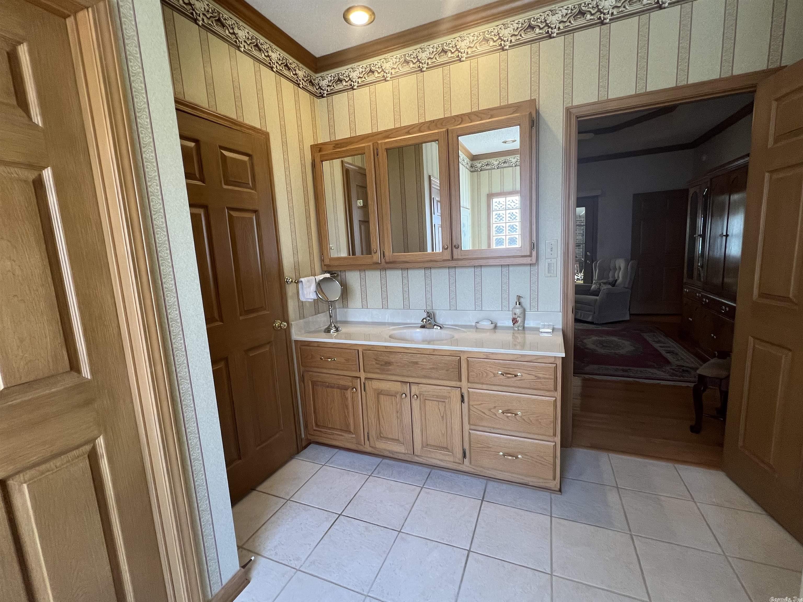 BELLE MEADE - Residential