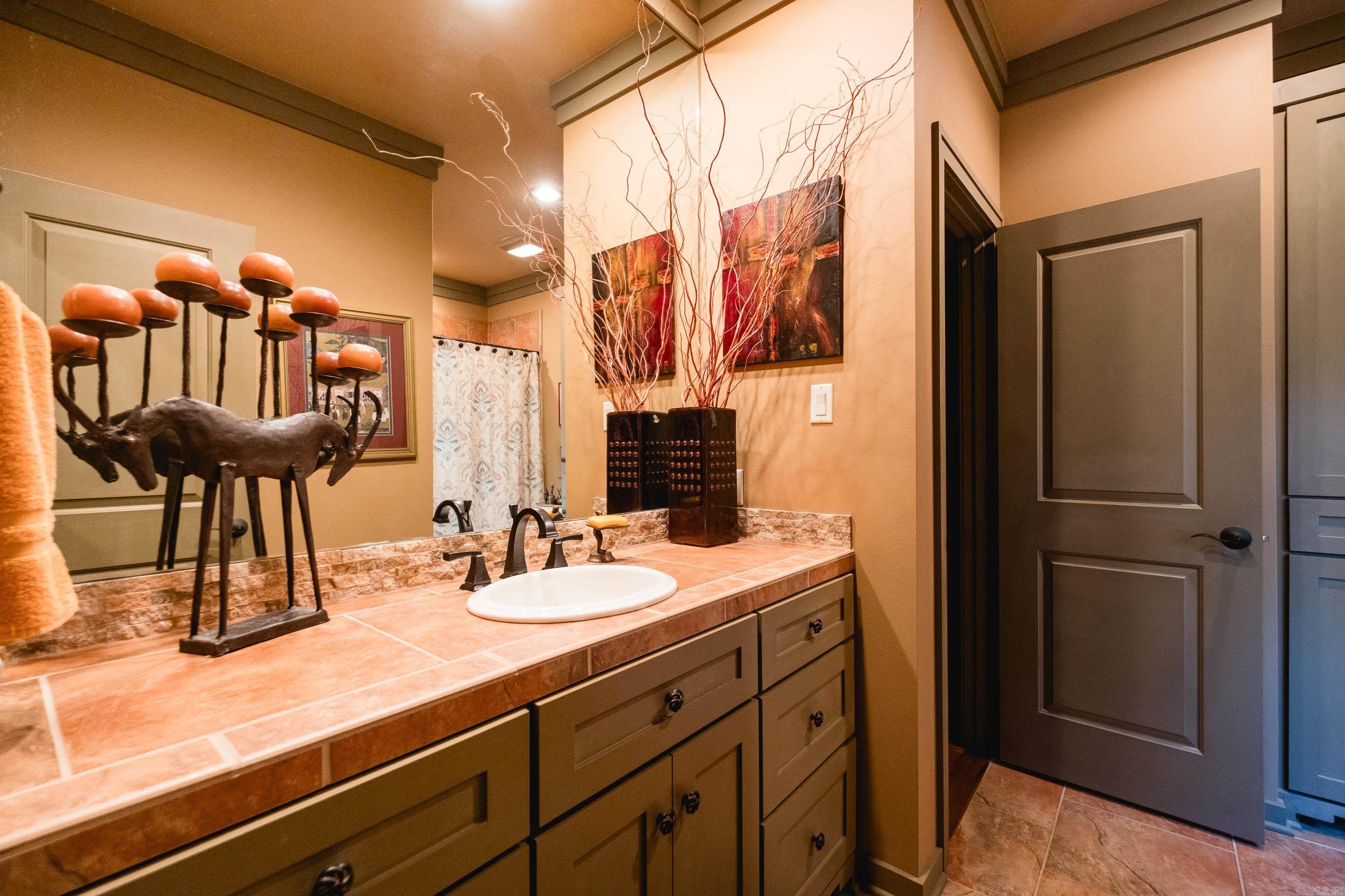 CHENAL DOWNS - Residential