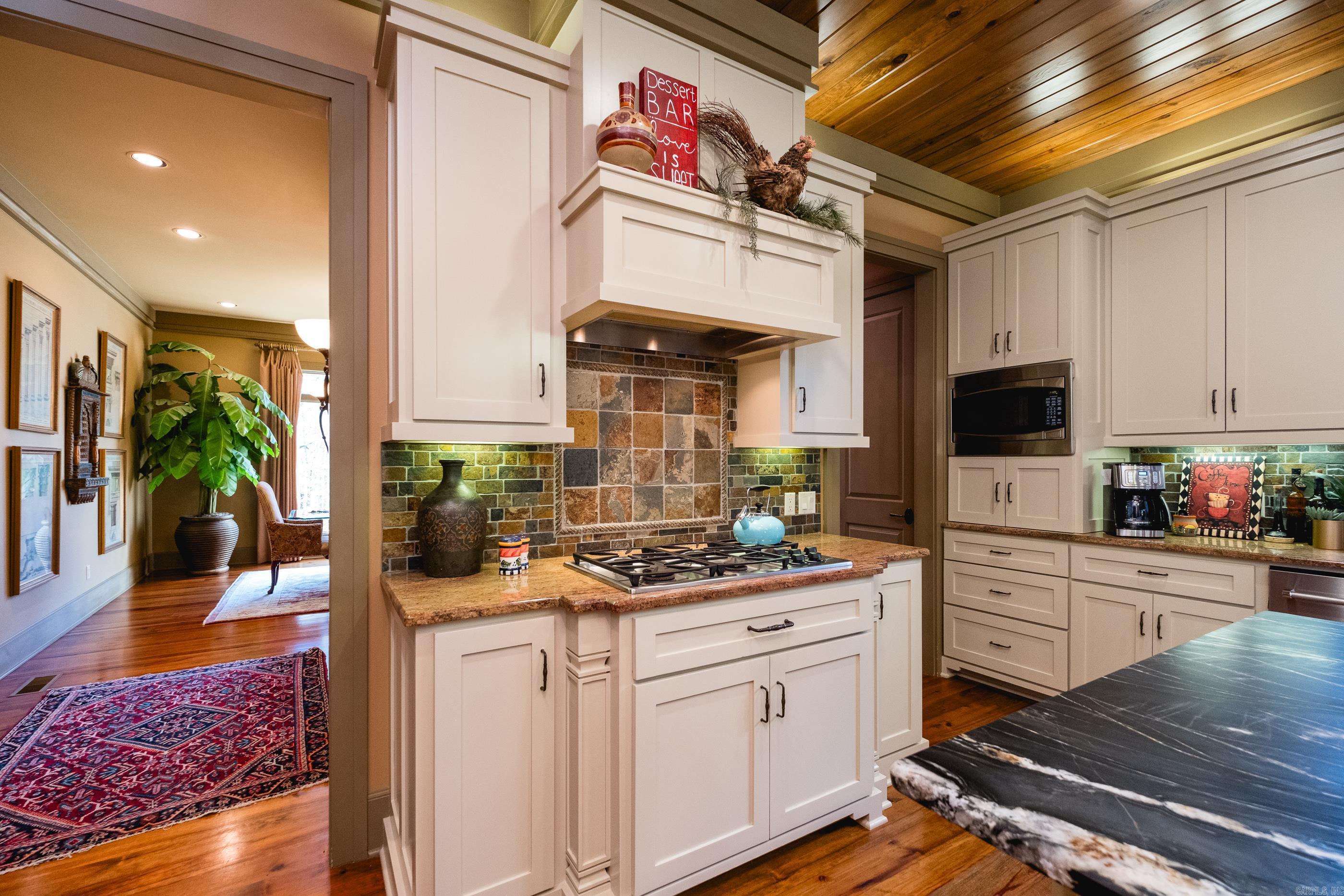 CHENAL DOWNS - Residential