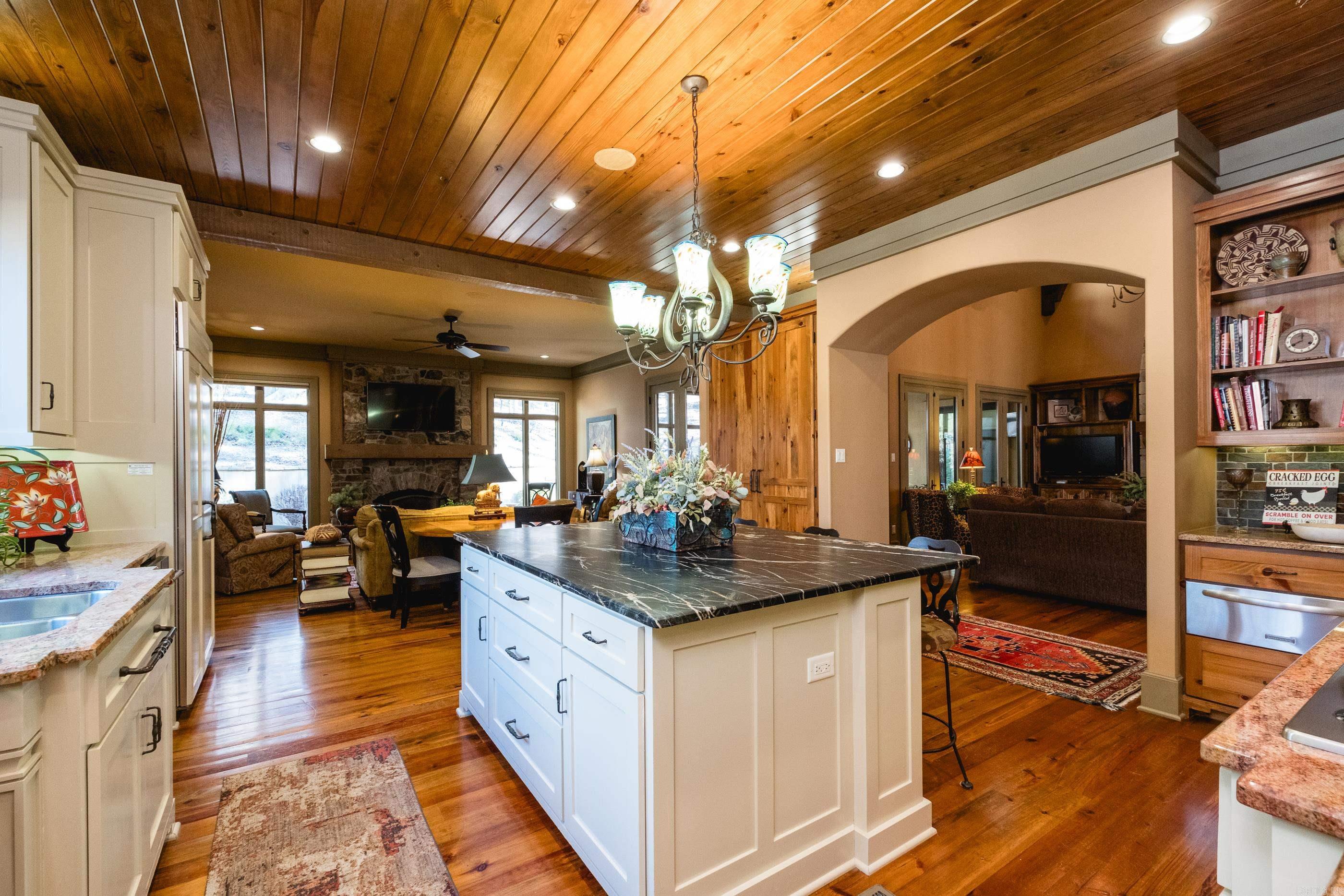 CHENAL DOWNS - Residential