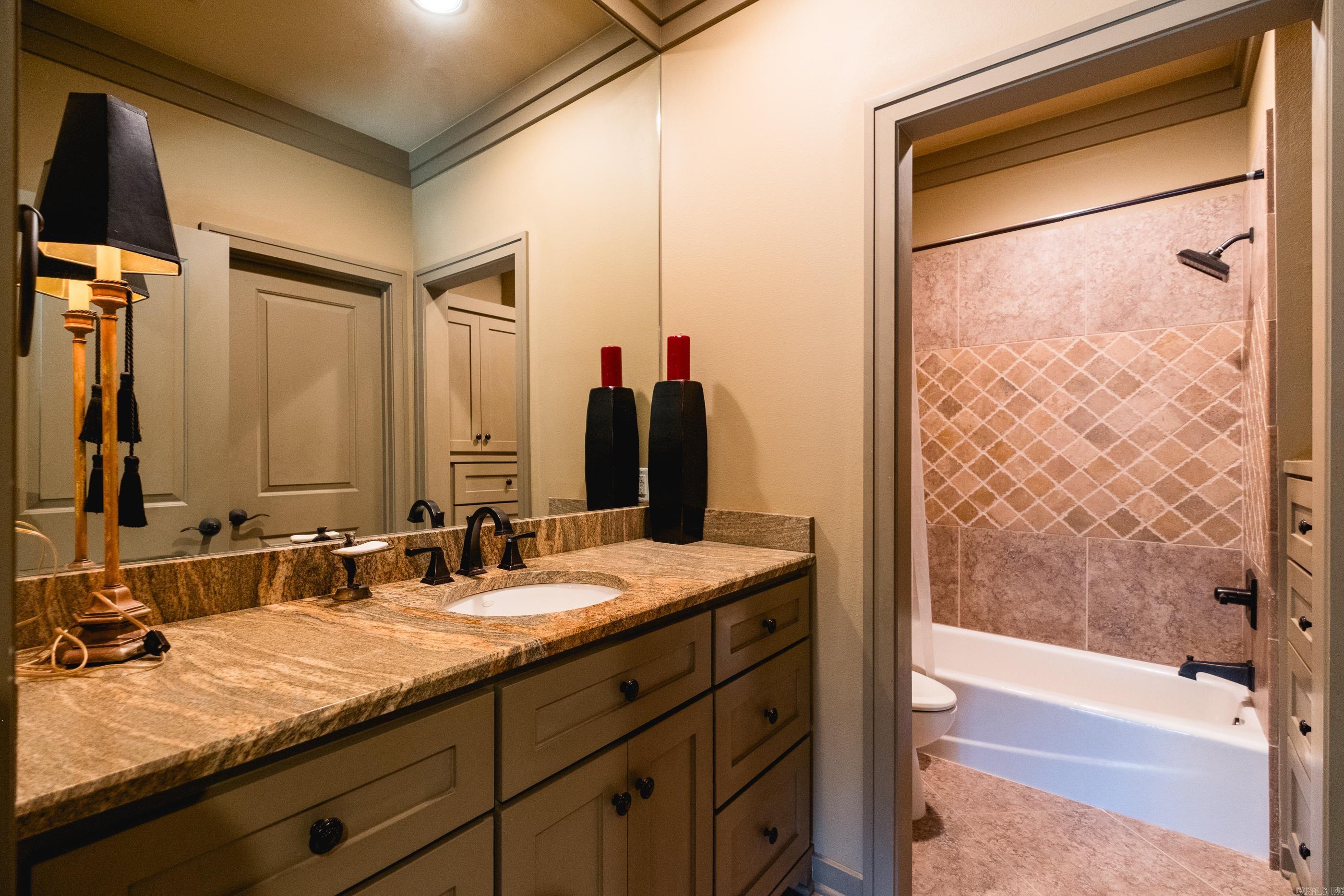 CHENAL DOWNS - Residential