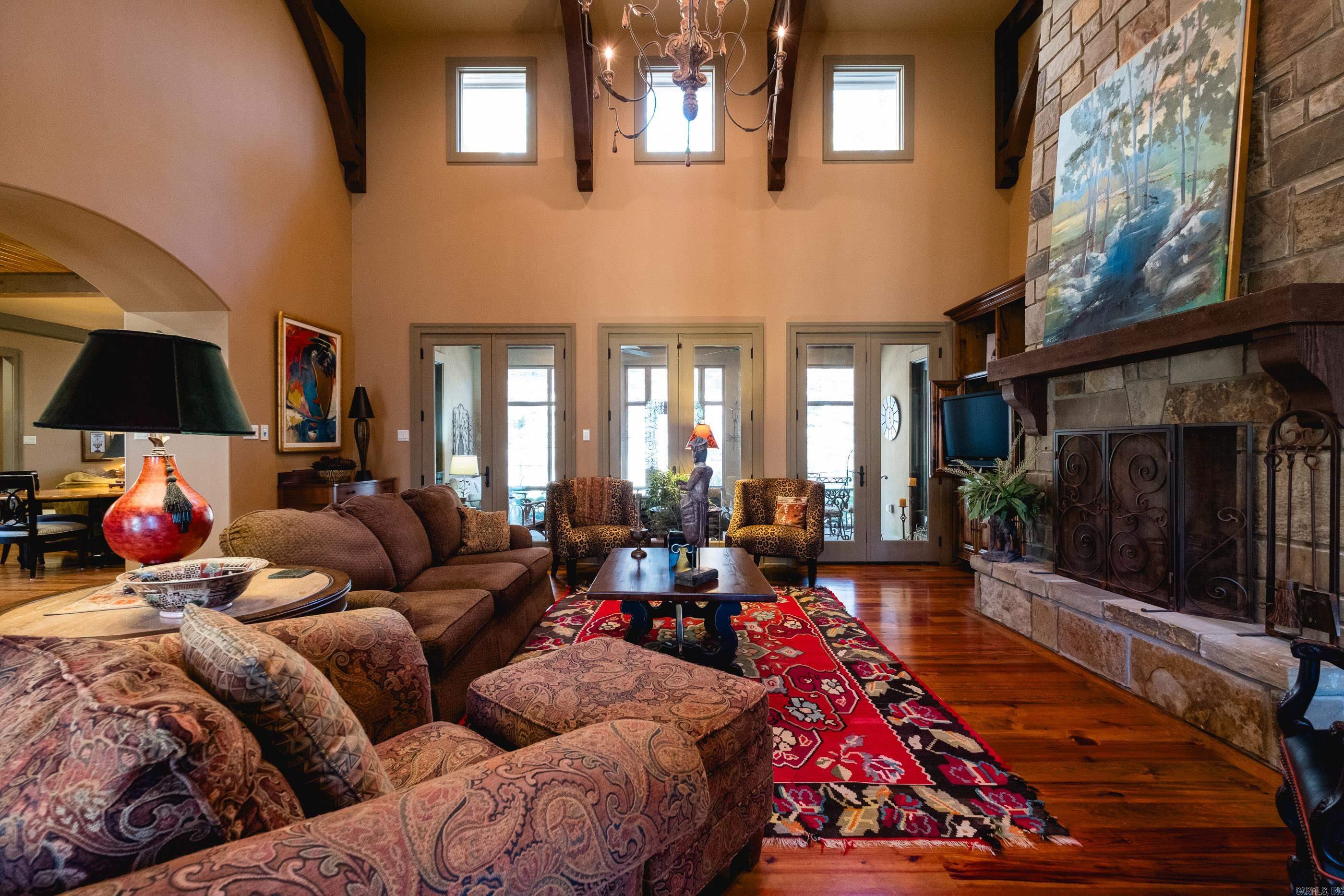 CHENAL DOWNS - Residential