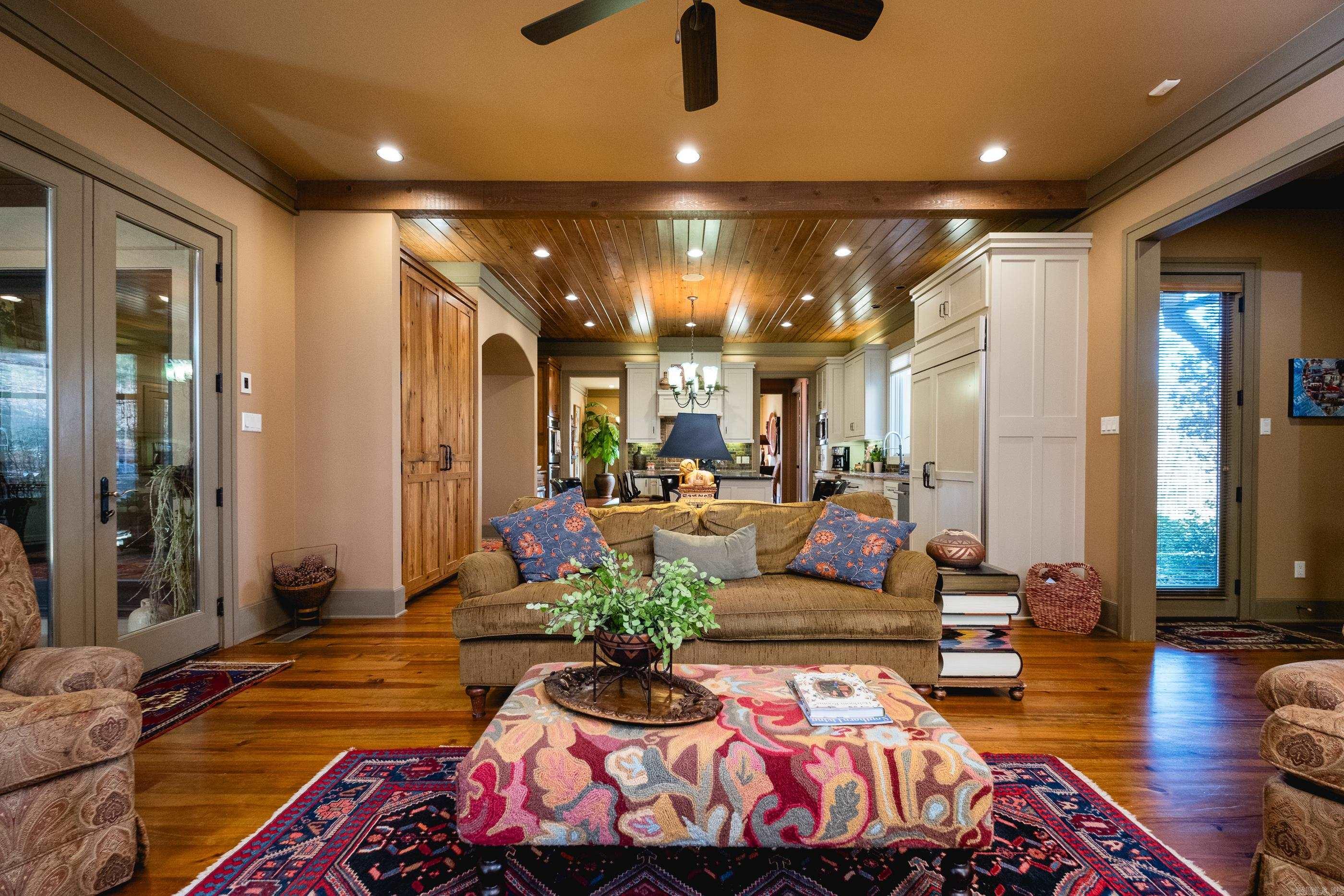 CHENAL DOWNS - Residential