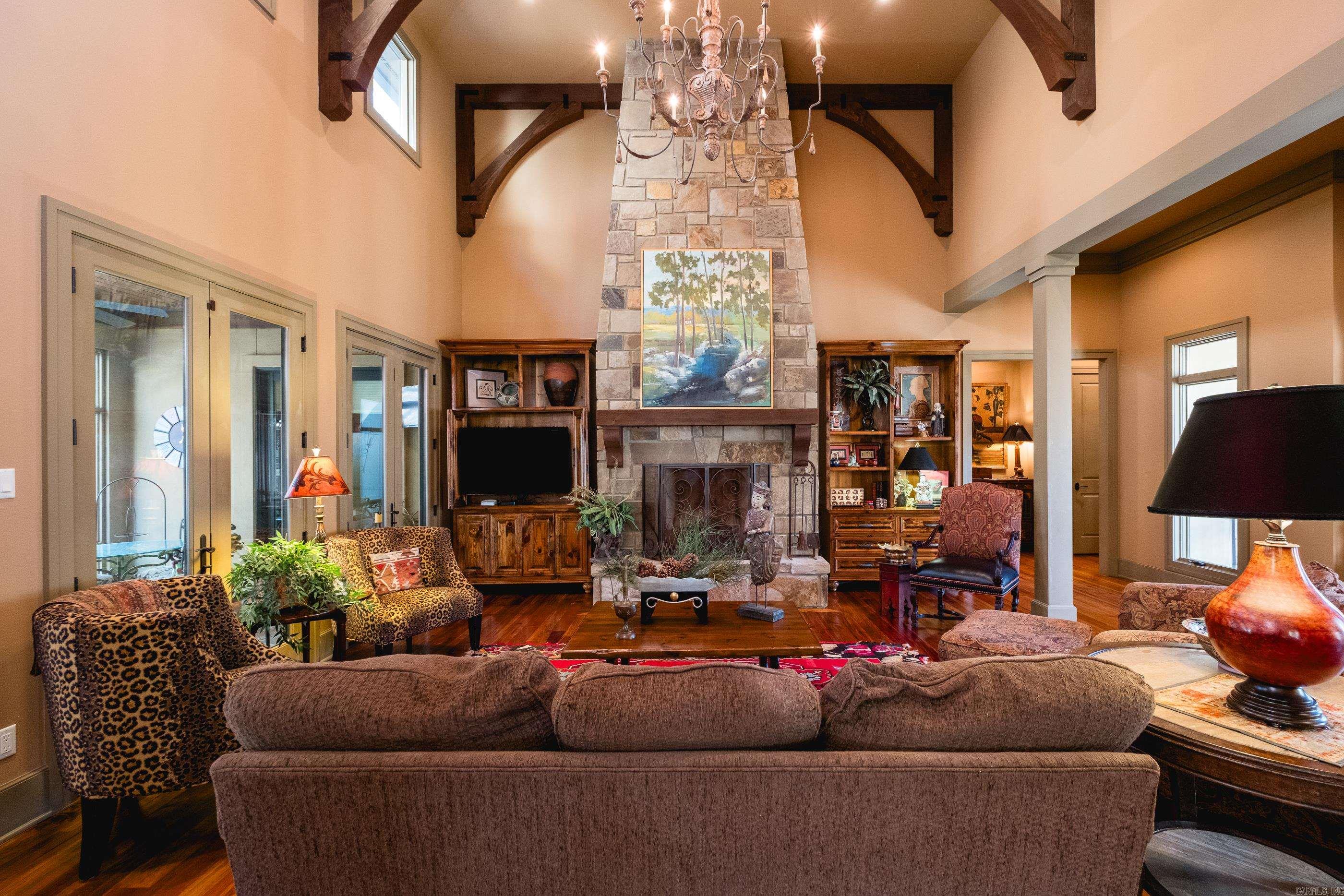 CHENAL DOWNS - Residential