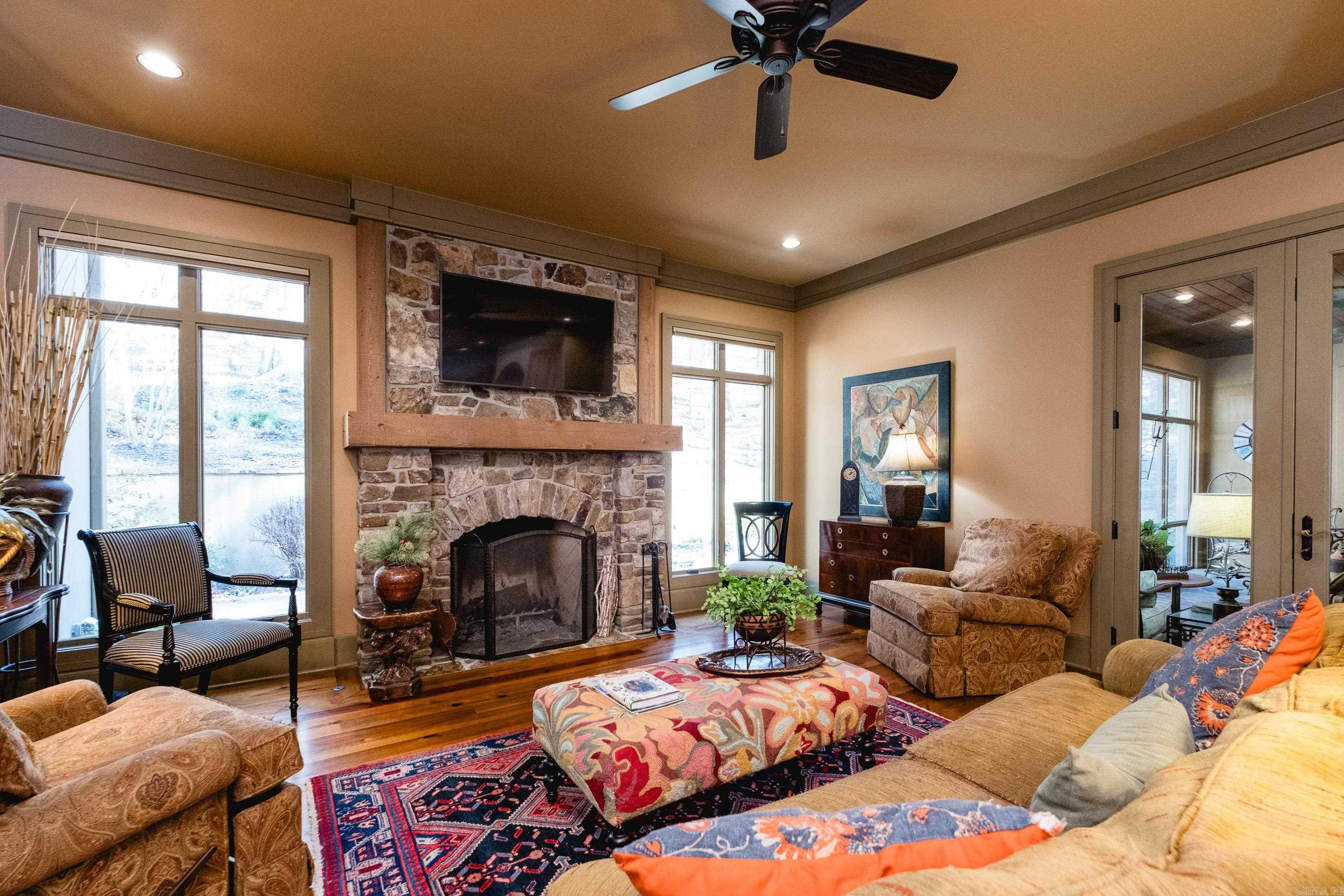 CHENAL DOWNS - Residential