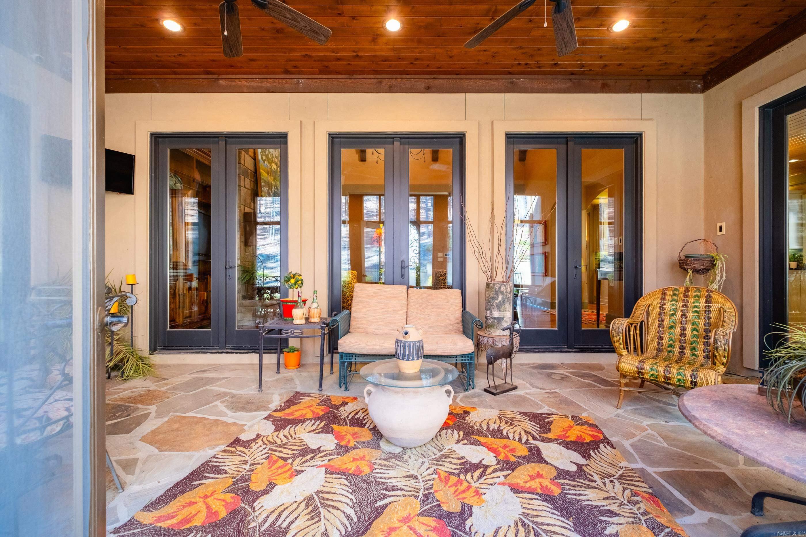 CHENAL DOWNS - Residential