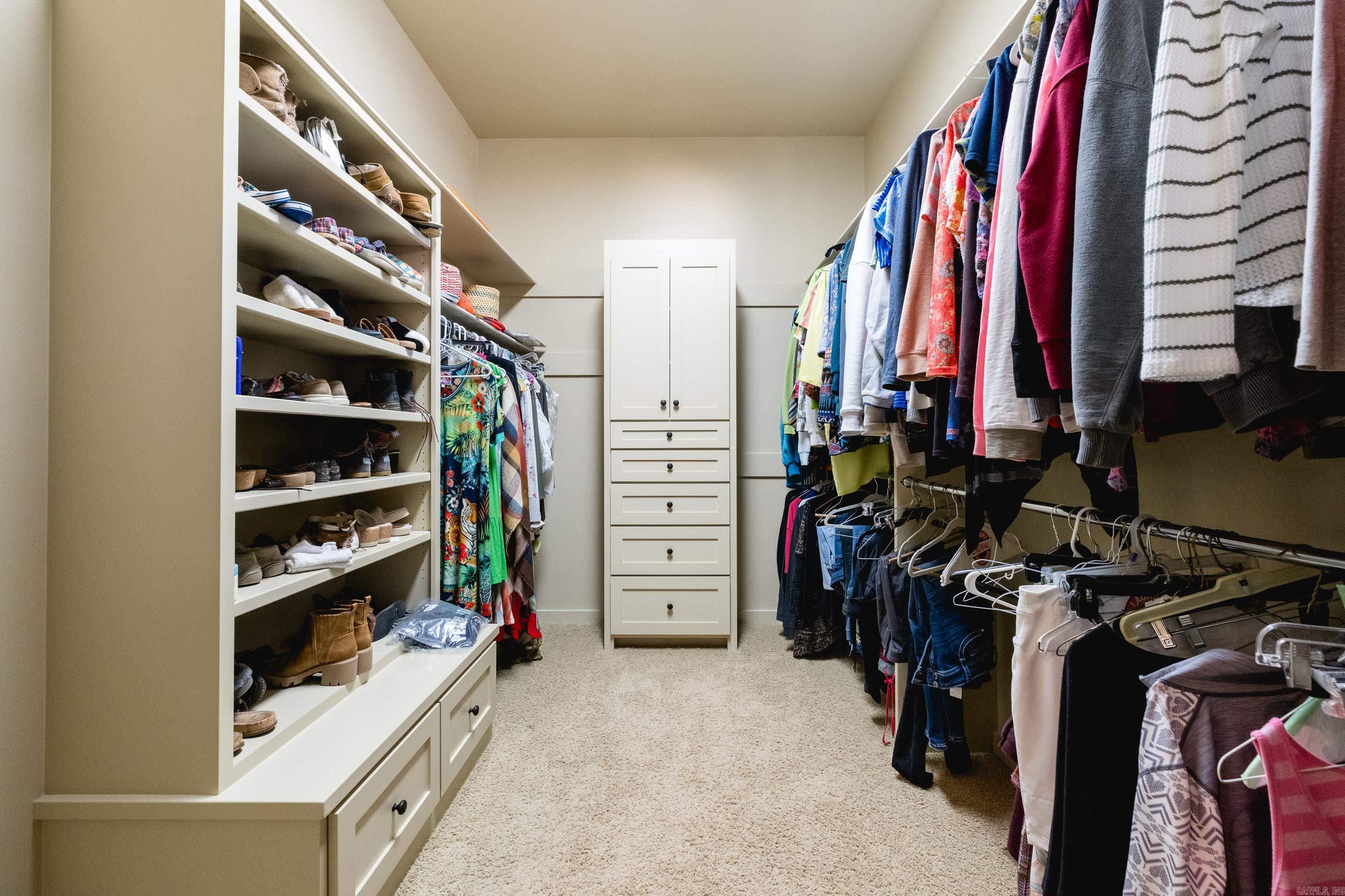 CHENAL DOWNS - Residential