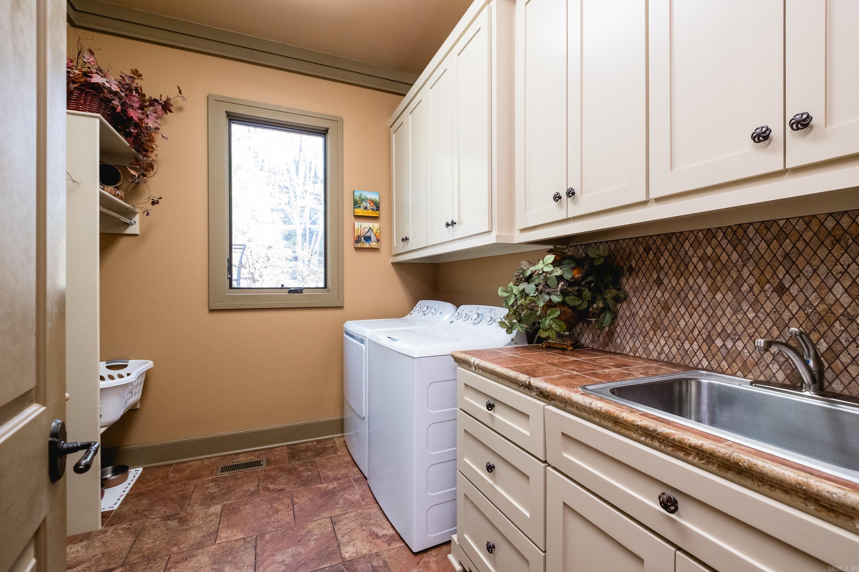 CHENAL DOWNS - Residential