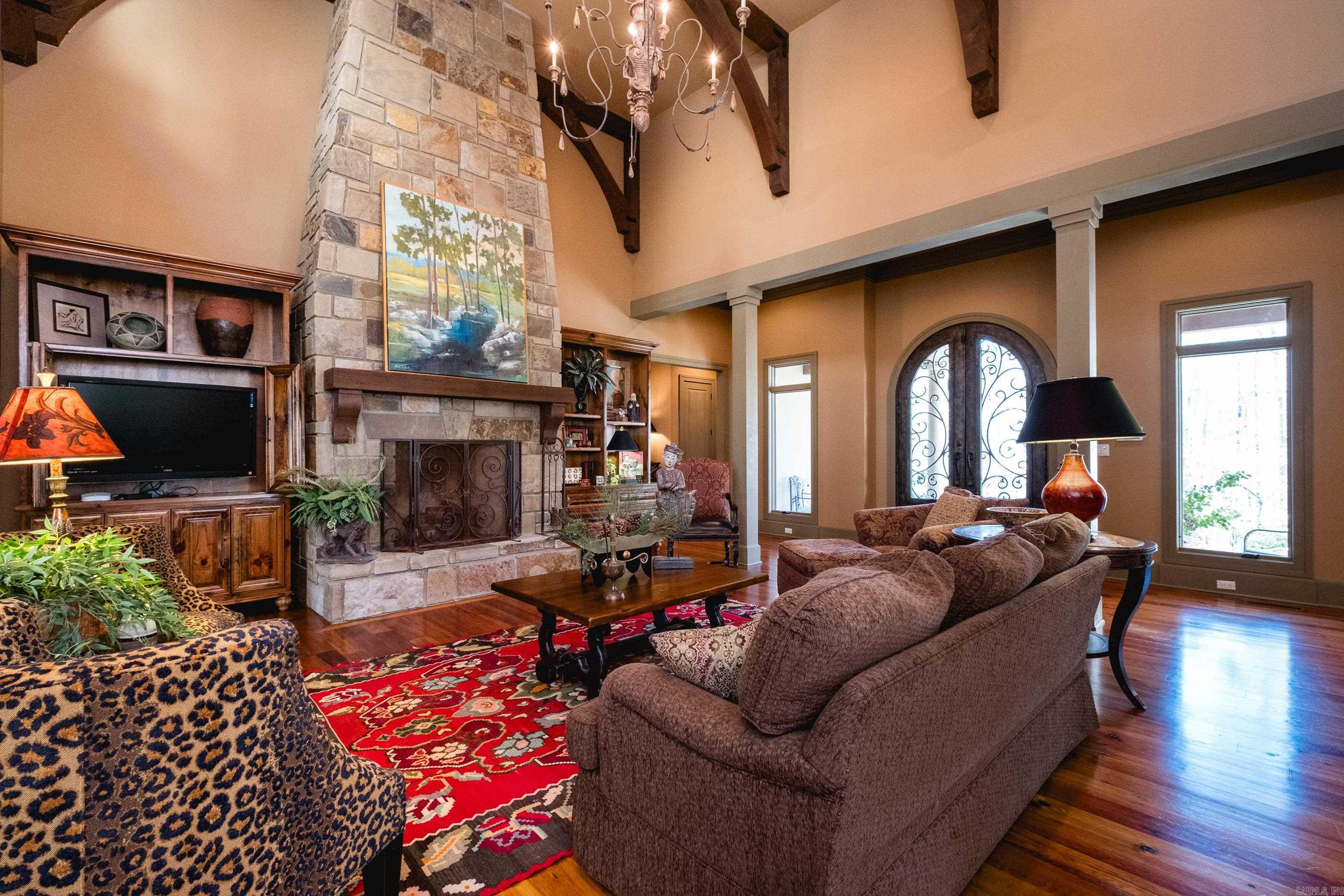 CHENAL DOWNS - Residential