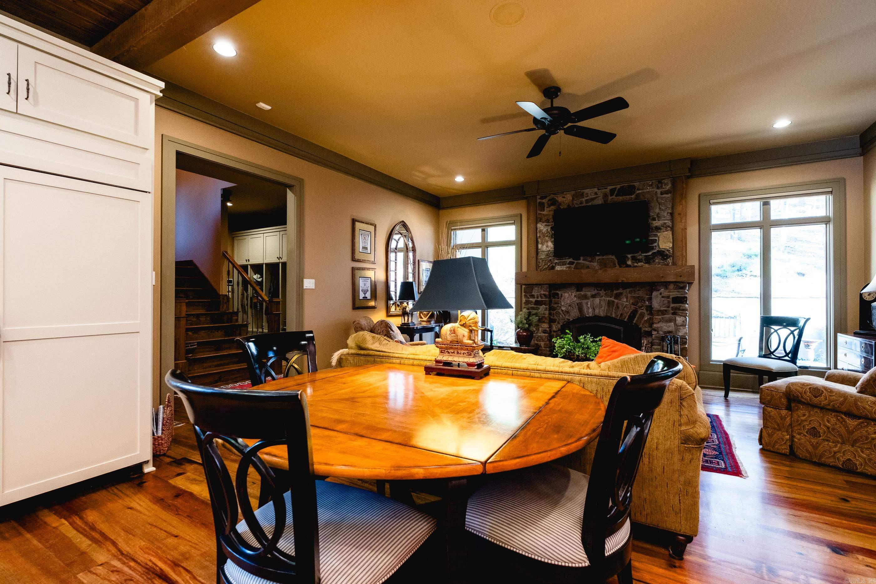 CHENAL DOWNS - Residential